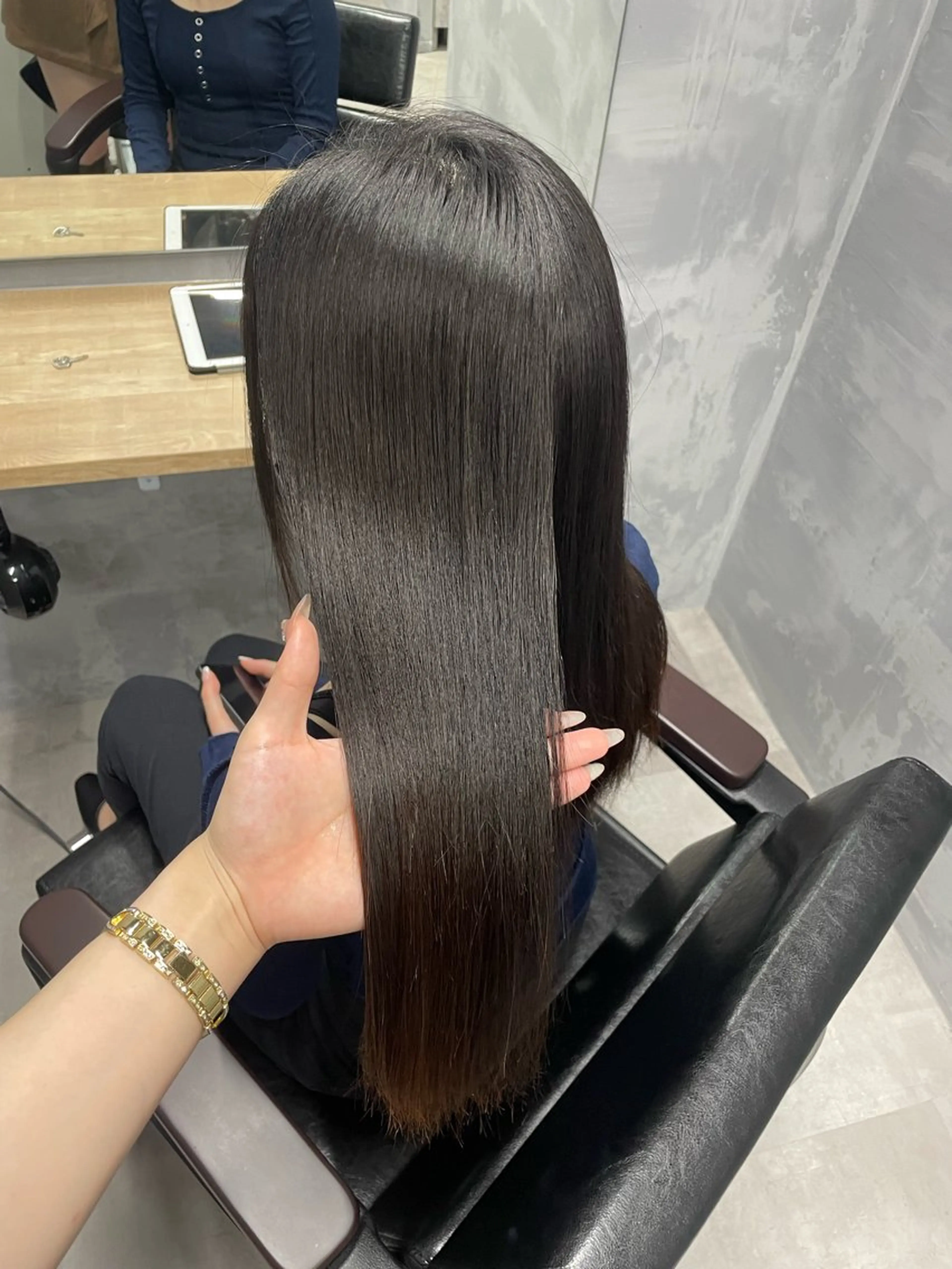 ロング トリートメント ayano /レイヤー/艶カラーのヘアスタイル