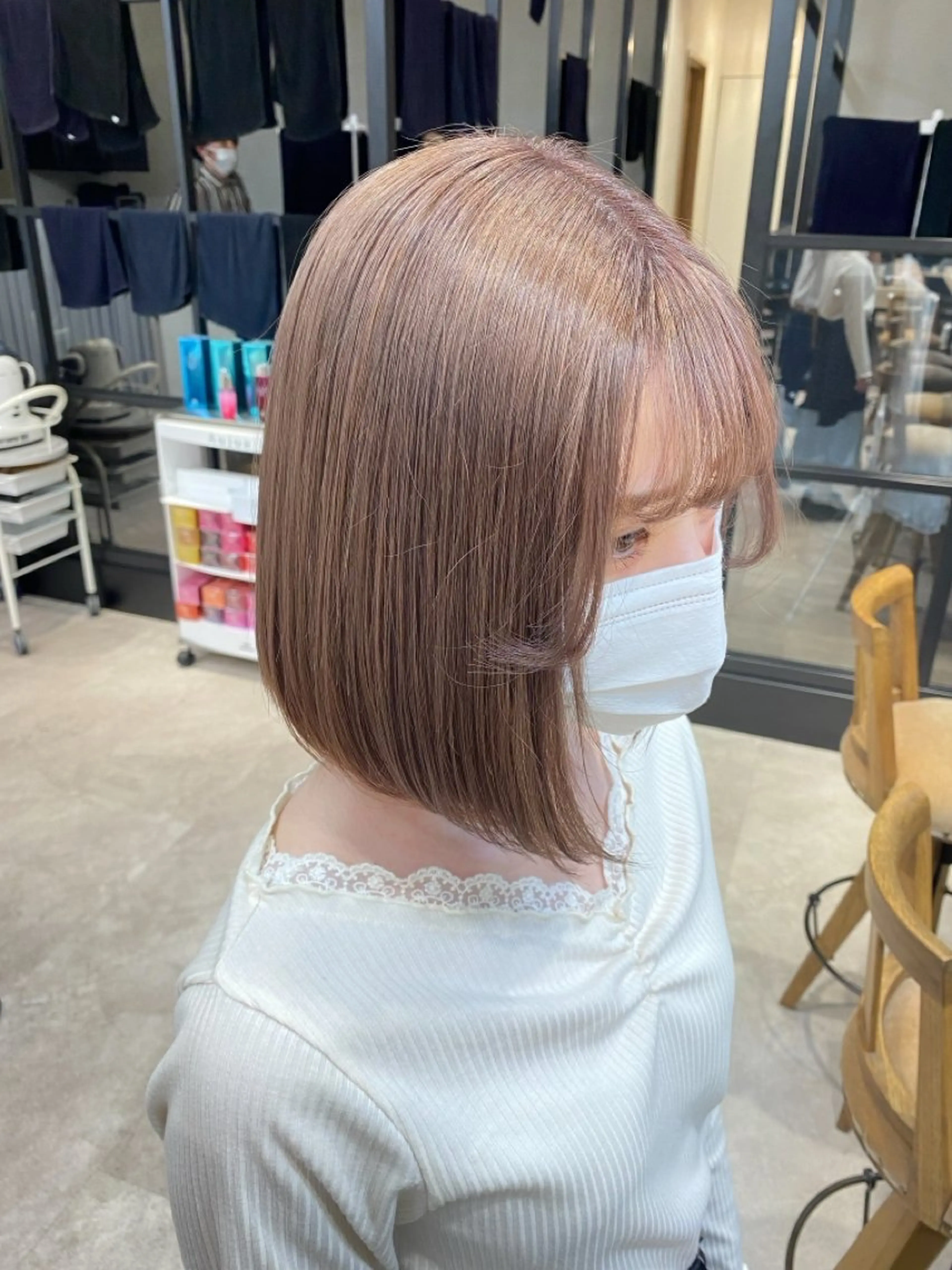 ショート カラー ハイトーン💗ピンク 🛼ベージュ🍀のヘアスタイル