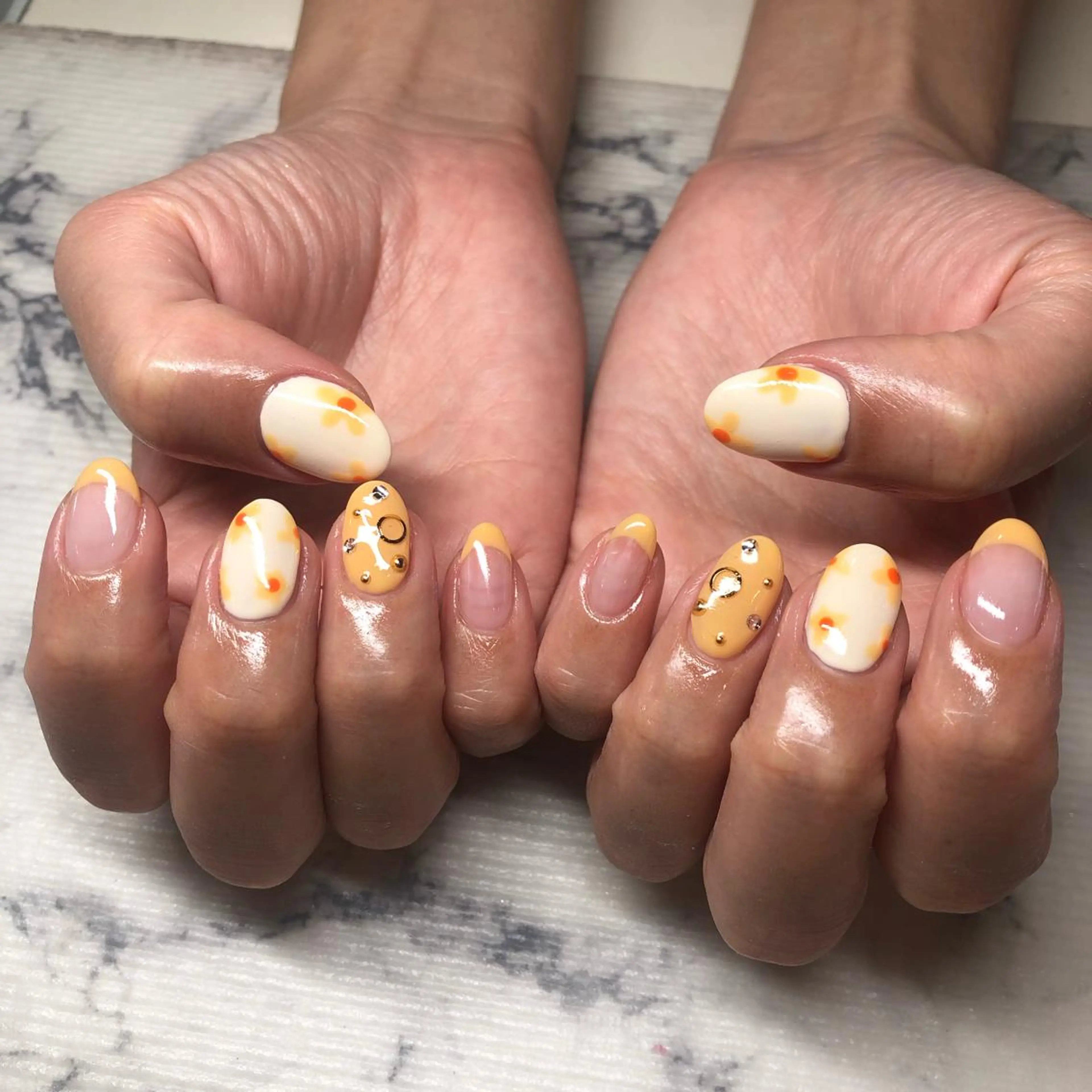 ネイル アートネイル オレンジ 春ネイル ハンドネイル いちじゅう あおいのネイルデザイン