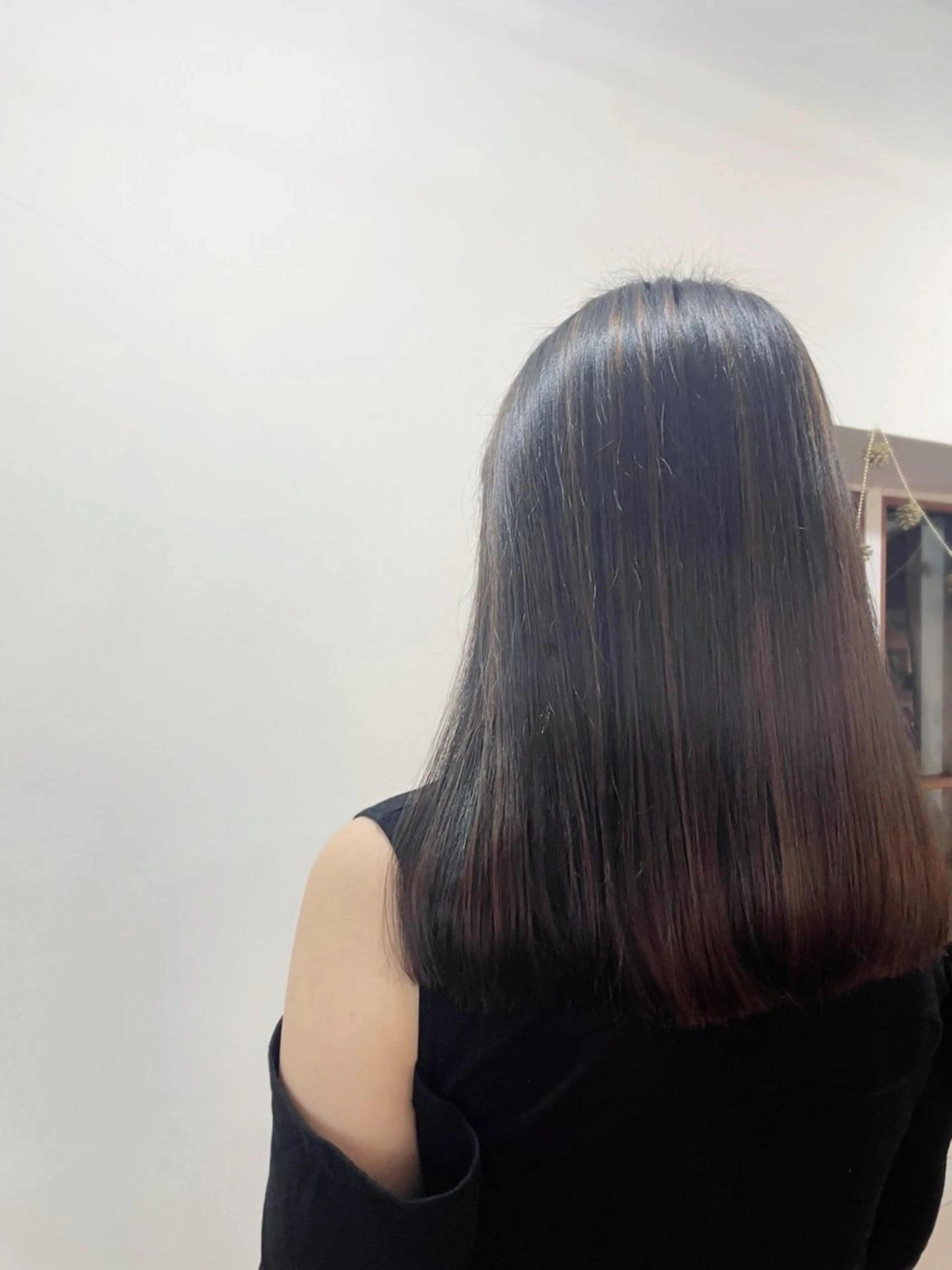 セミロング カラー ブリーチ ケアブリーチ イヤリングカラー ハイライトカラー インナーカラー mopa_kaede 暖色カラー/ロングのヘアスタイル