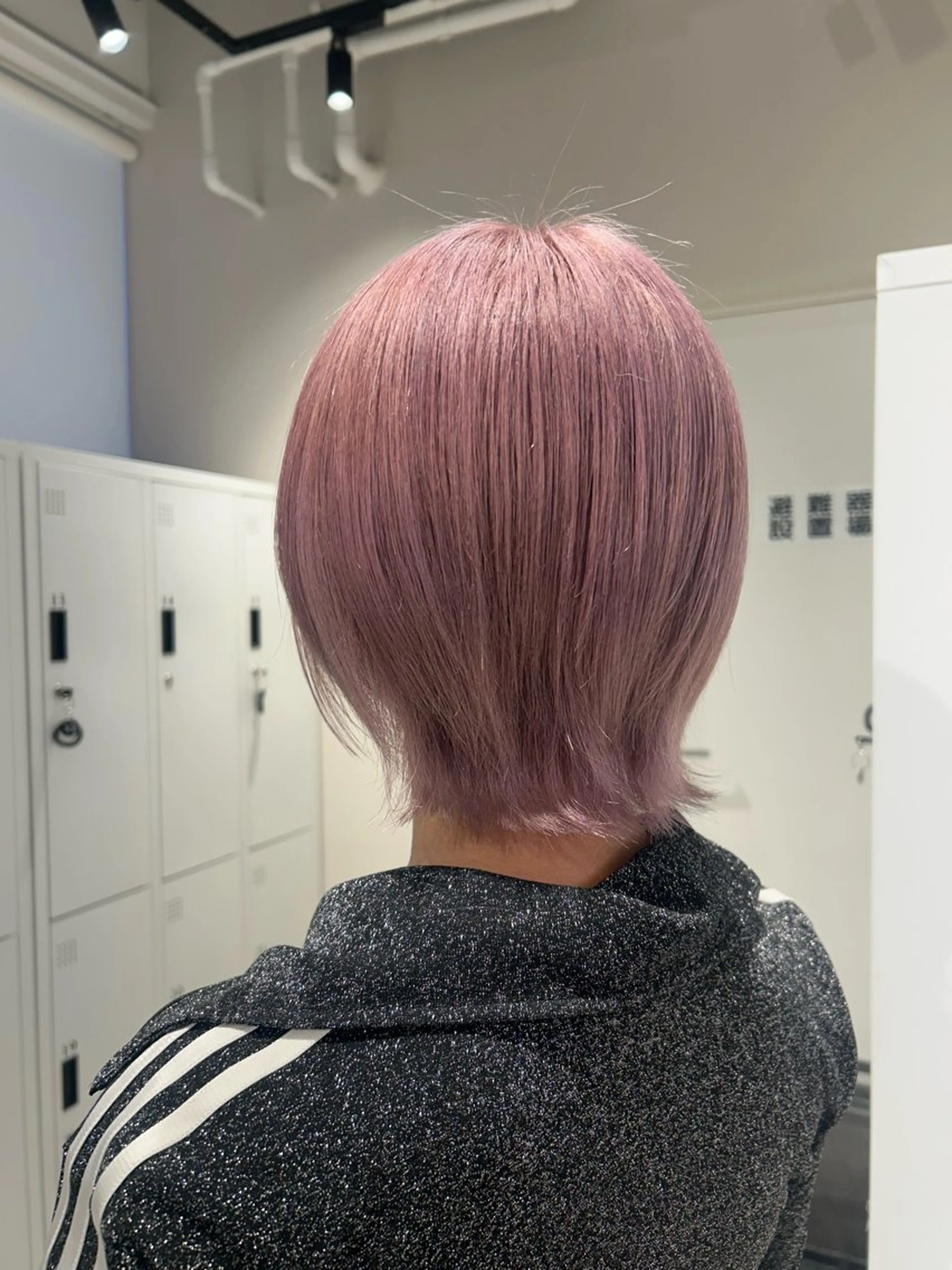 ショート カラー ブリーチ ラベンダーカラー ラベンダーピンク ピンクカラー カット ヘアカラー ピンク/ベージュ /似合わせ/田島百華のヘアスタイル