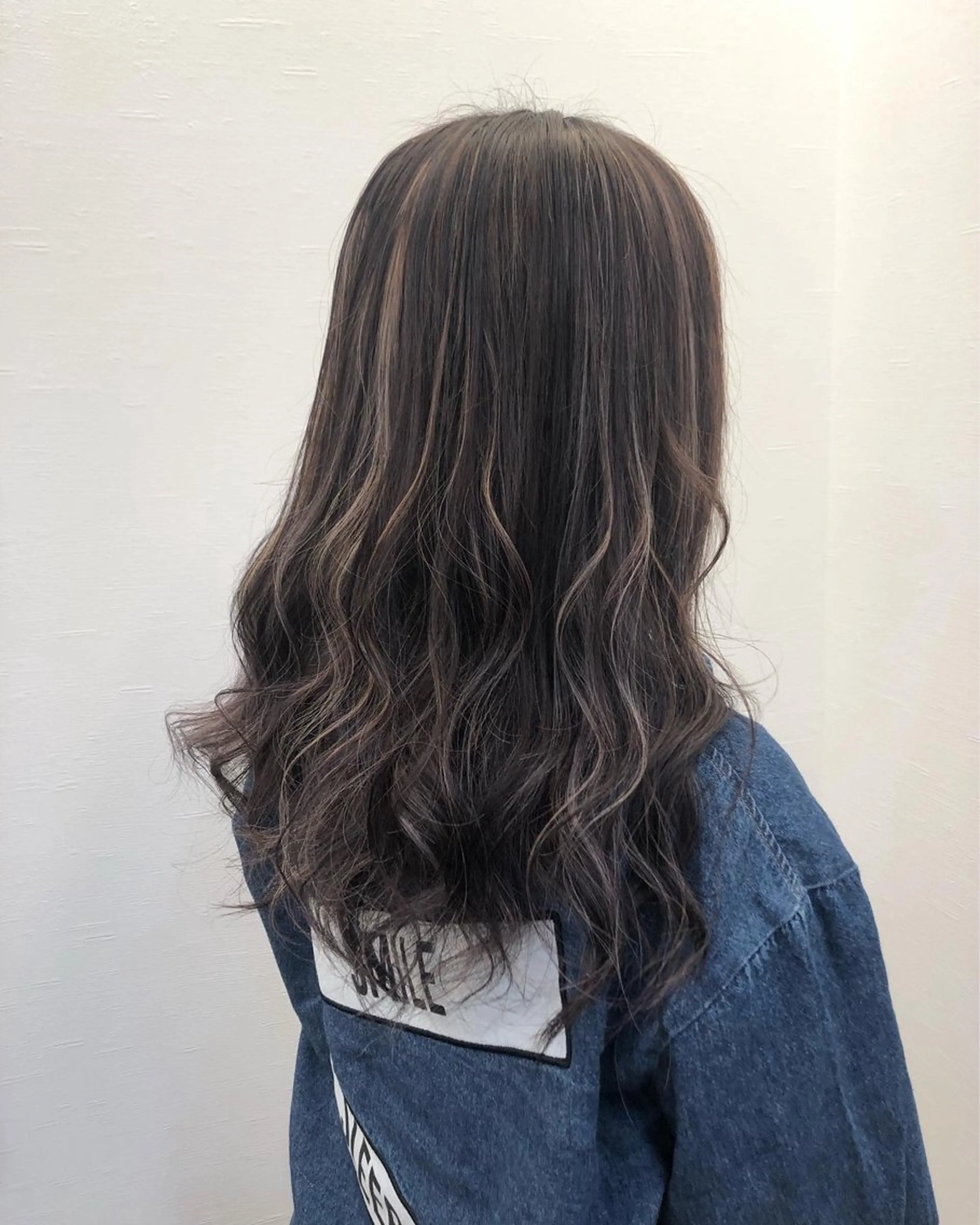 カラー ツノガイ エリのヘアスタイル