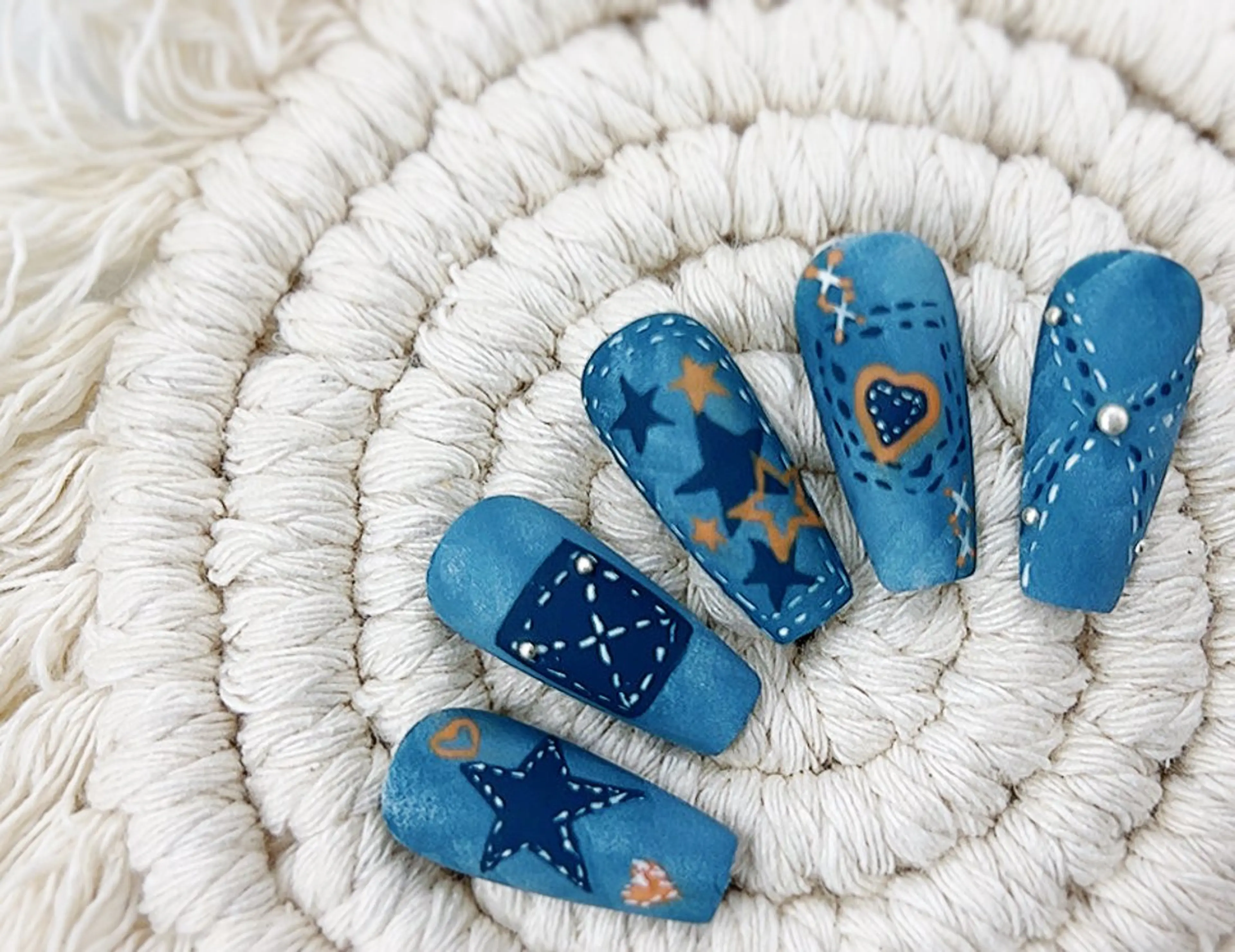 ネイル ハンドネイル 佐藤 依娜のネイルデザイン