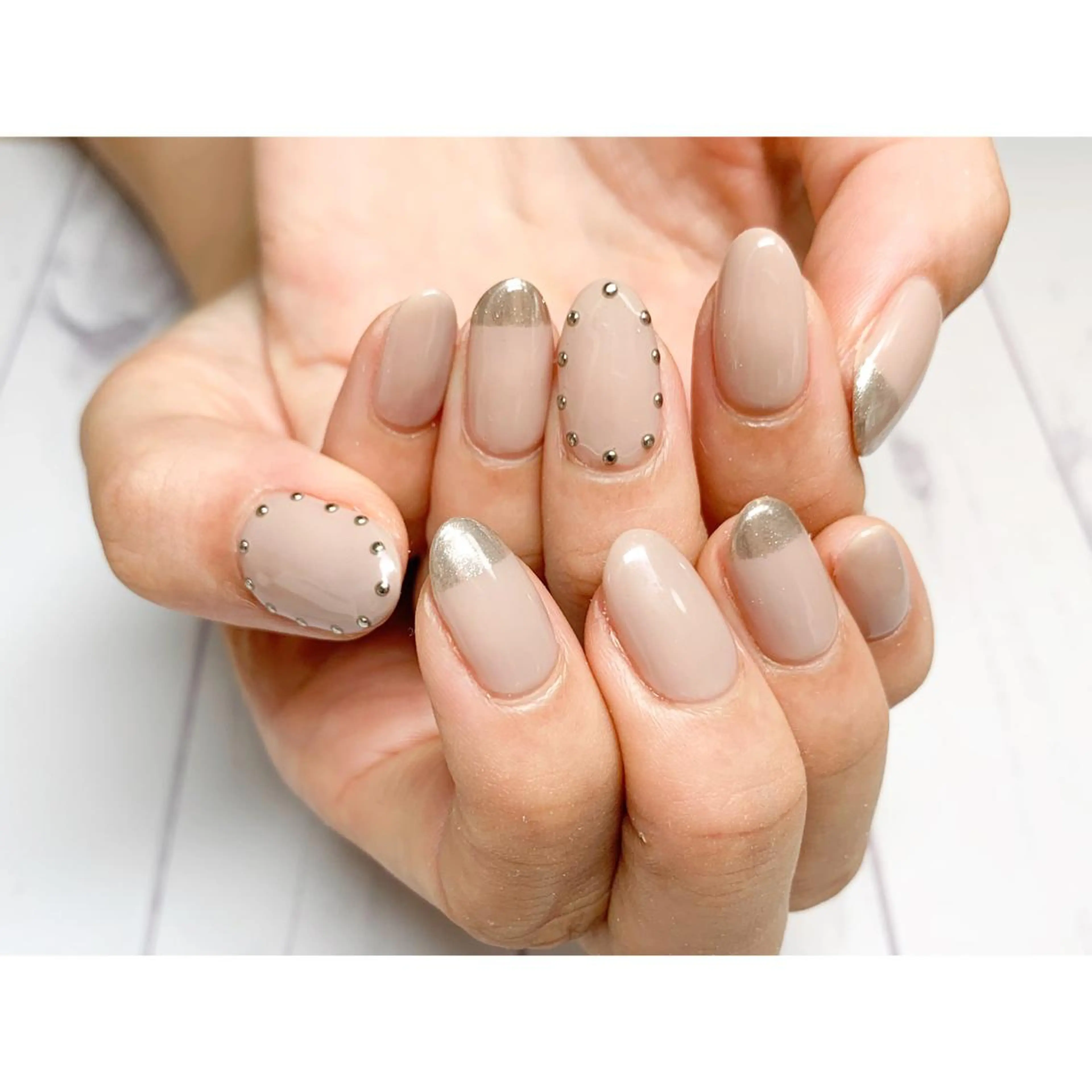 ネイル ミラーネイル nailsalon maluriのネイルデザイン