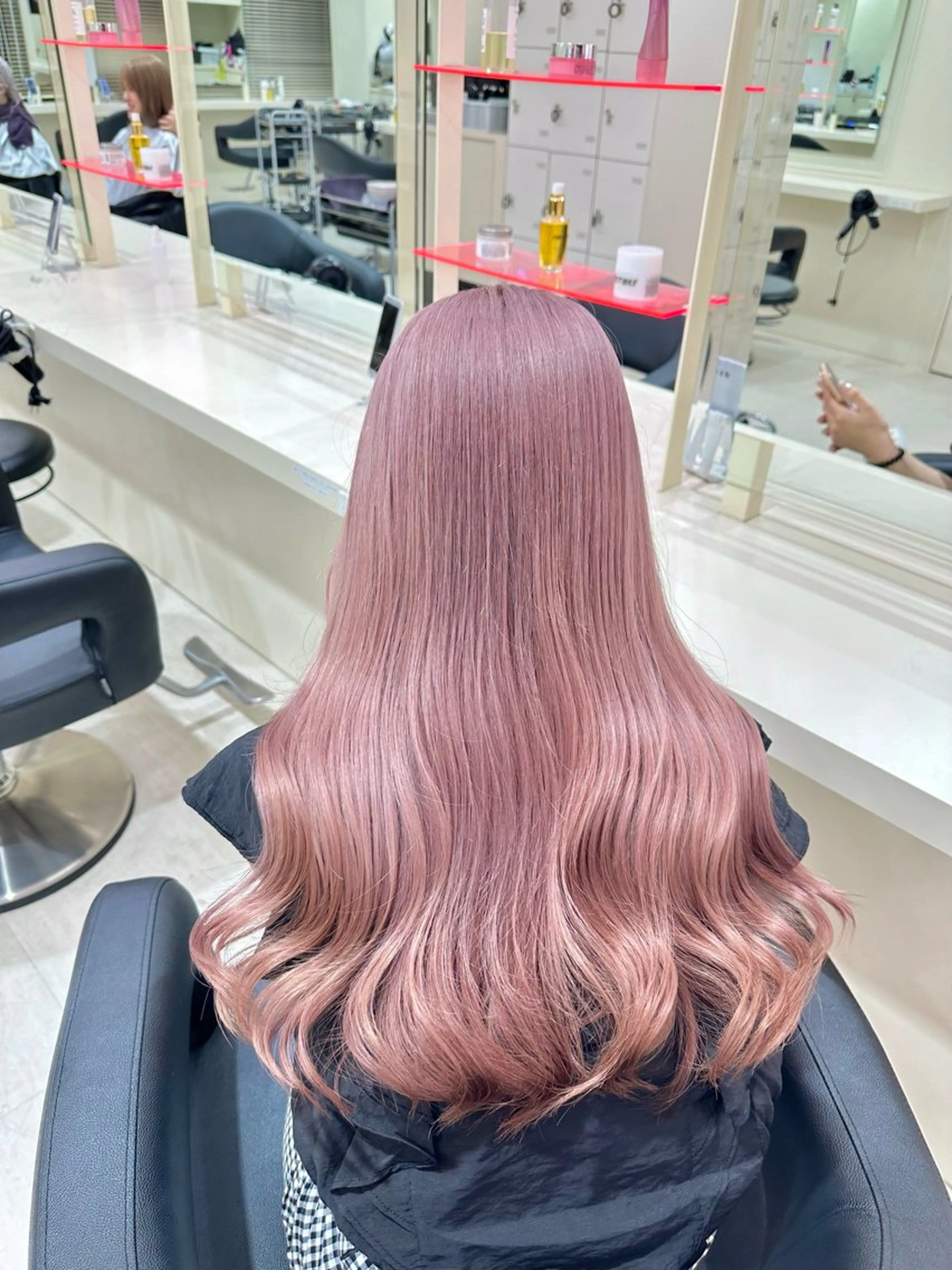 ロング カラー ヘアアレンジ 韓国レイヤー＆ピンク 艶髪🩶maikoのヘアスタイル