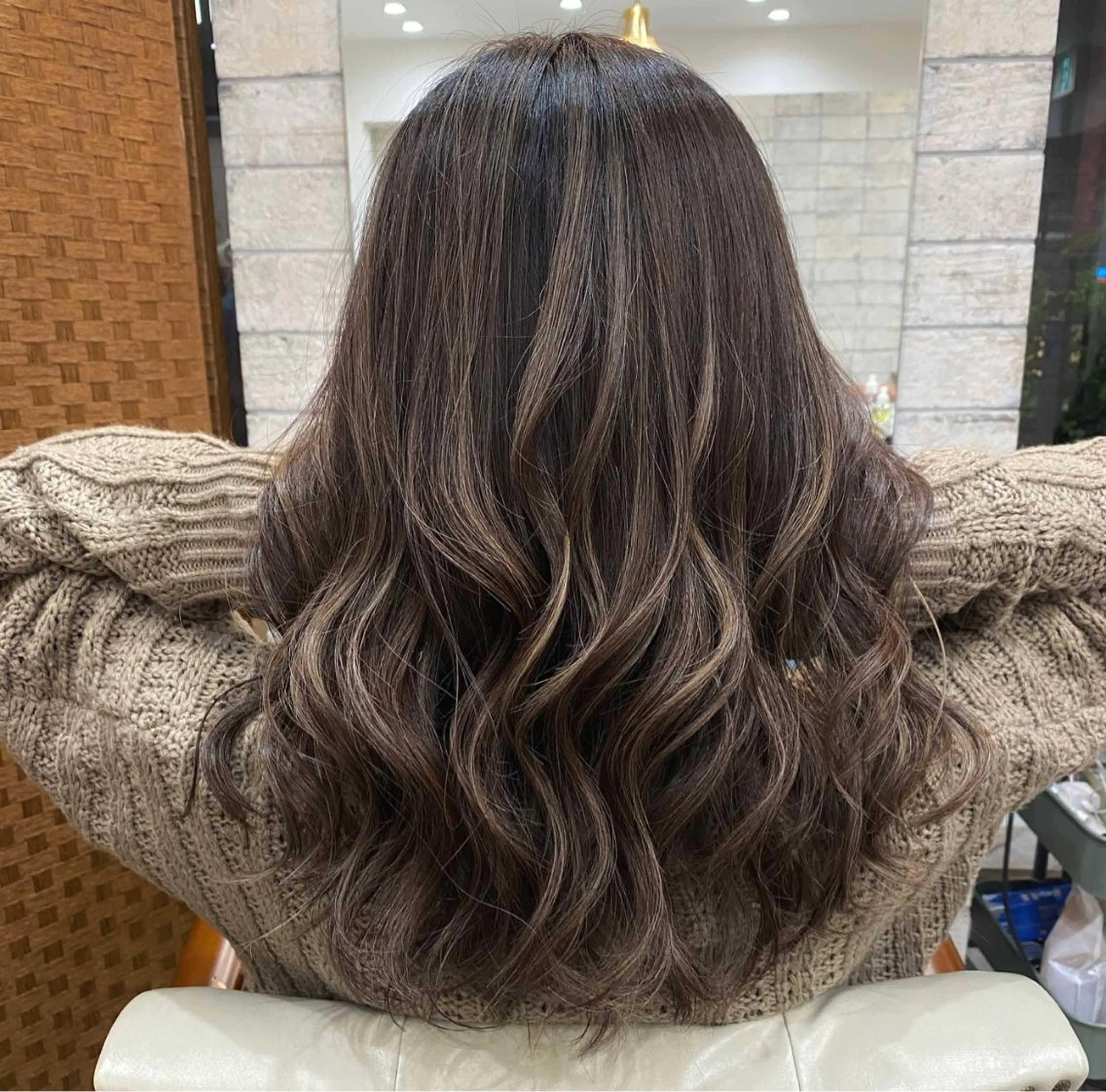 セミロング カラー パーマ ヘアアレンジ メンズ キッズ ネイル マツエク・マツパ ヘアカラー ハイライト、レイヤー カット/西梅田/中西のヘアスタイル