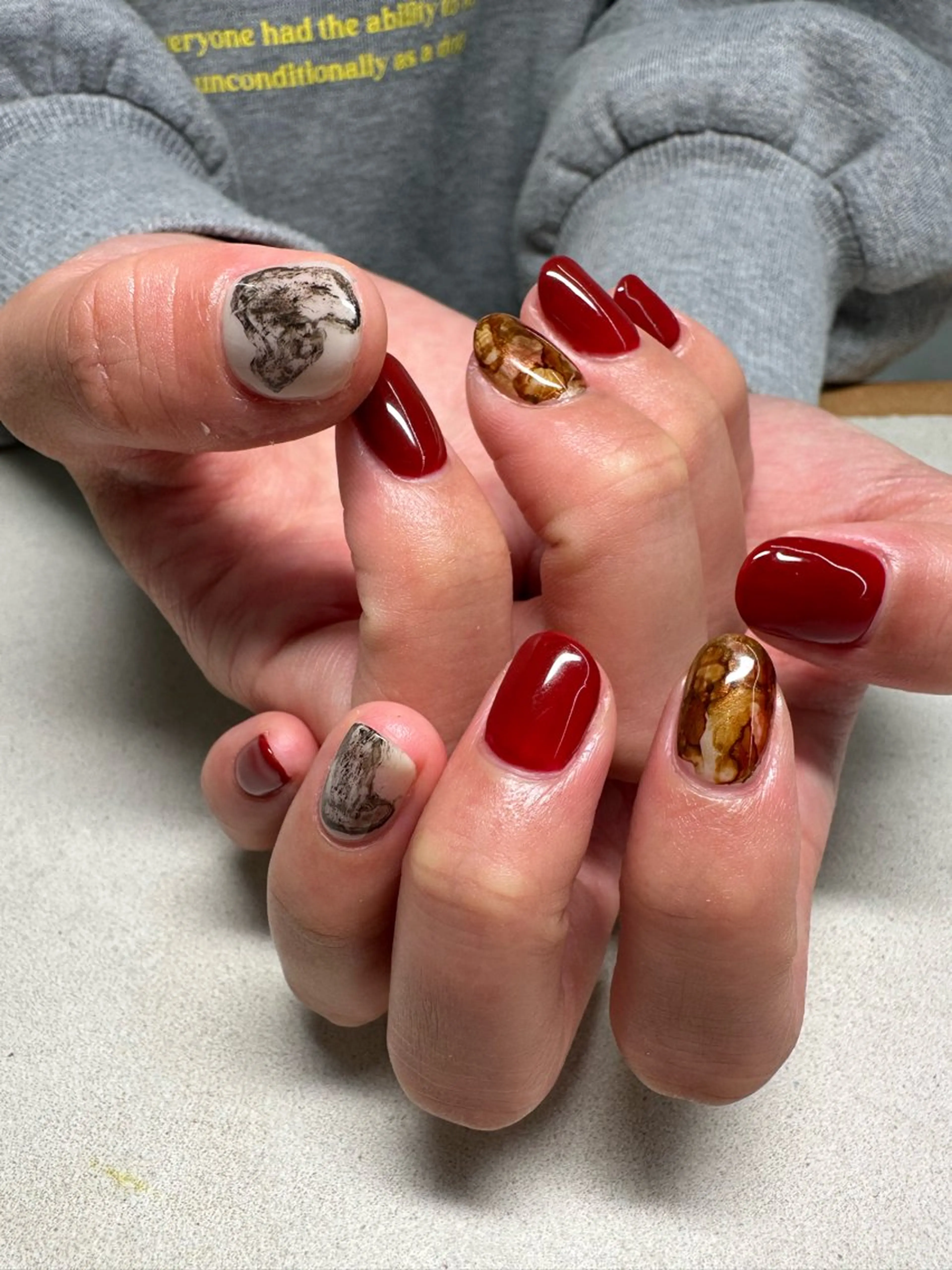 ネイル ボルドー ニュアンスネイル ワンカラーネイル 赤色 Kaede *LUFTのネイルデザイン
