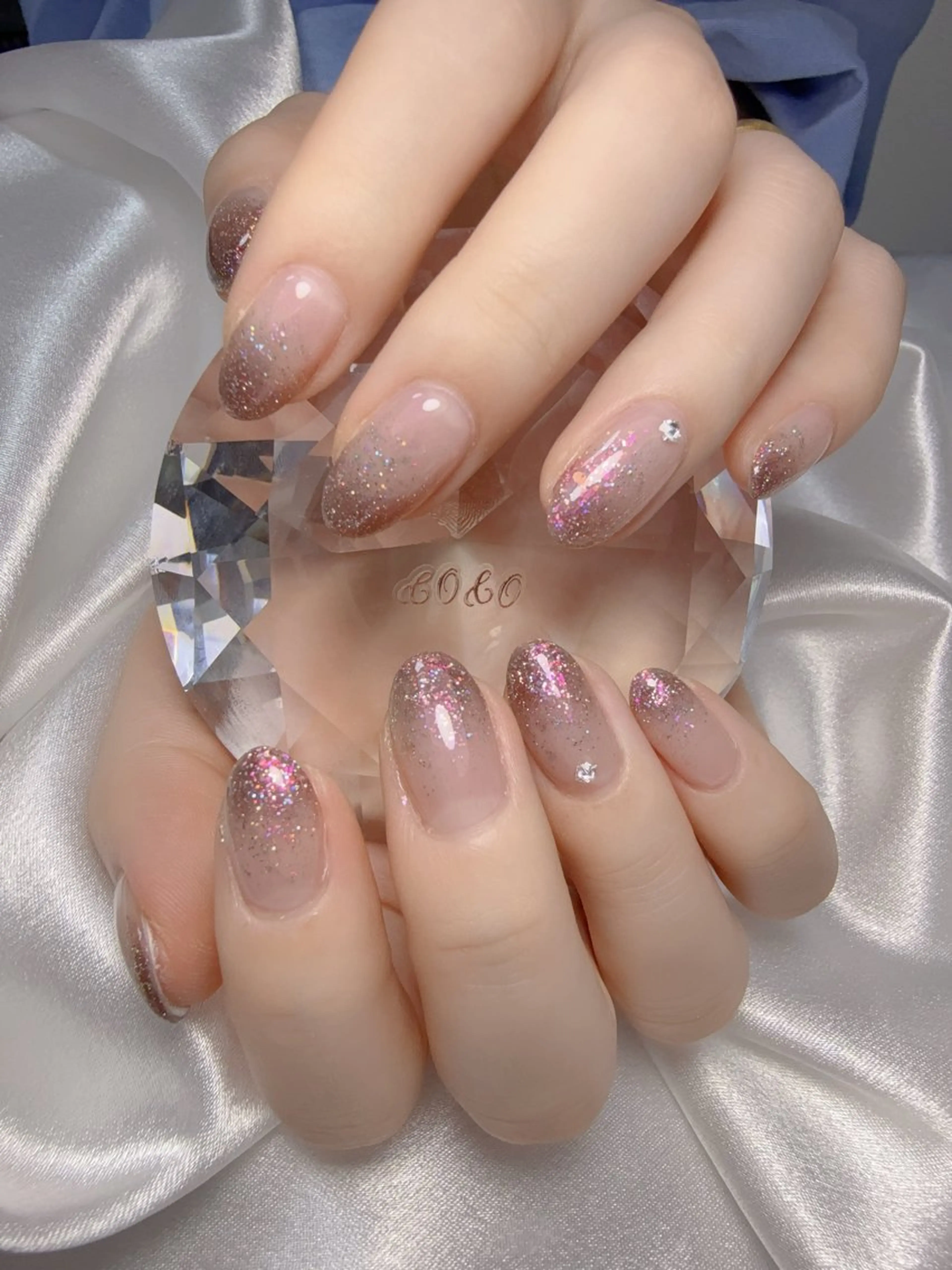 ラメグラデーションオフ別途 ¥500・オフありの場合、施術時間が約40分延長となります。モデル価格（1ヶ月限定）の写真