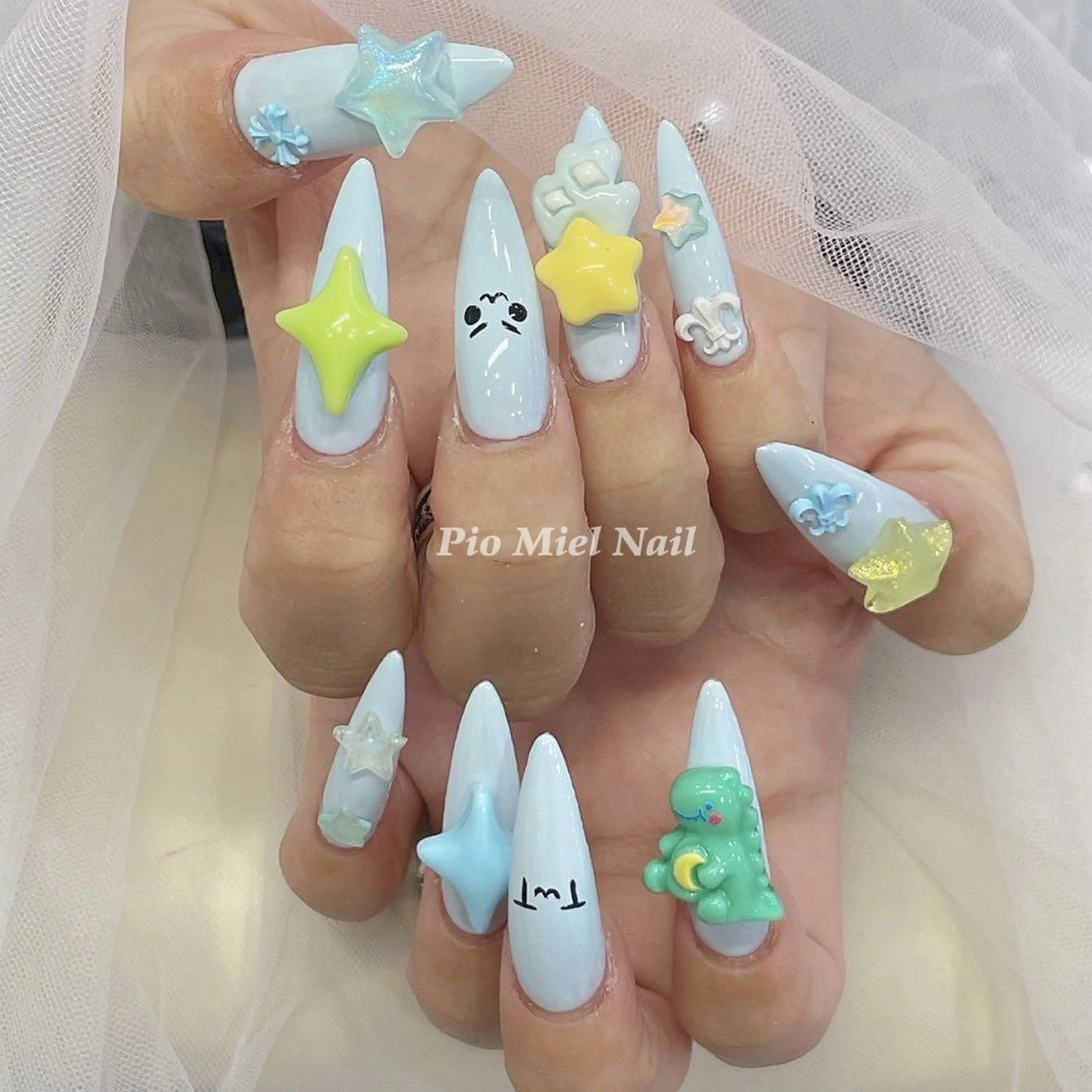 ロング カラー ブルーカラー ロング ハンドネイル HANA 長さだしのネイルデザイン