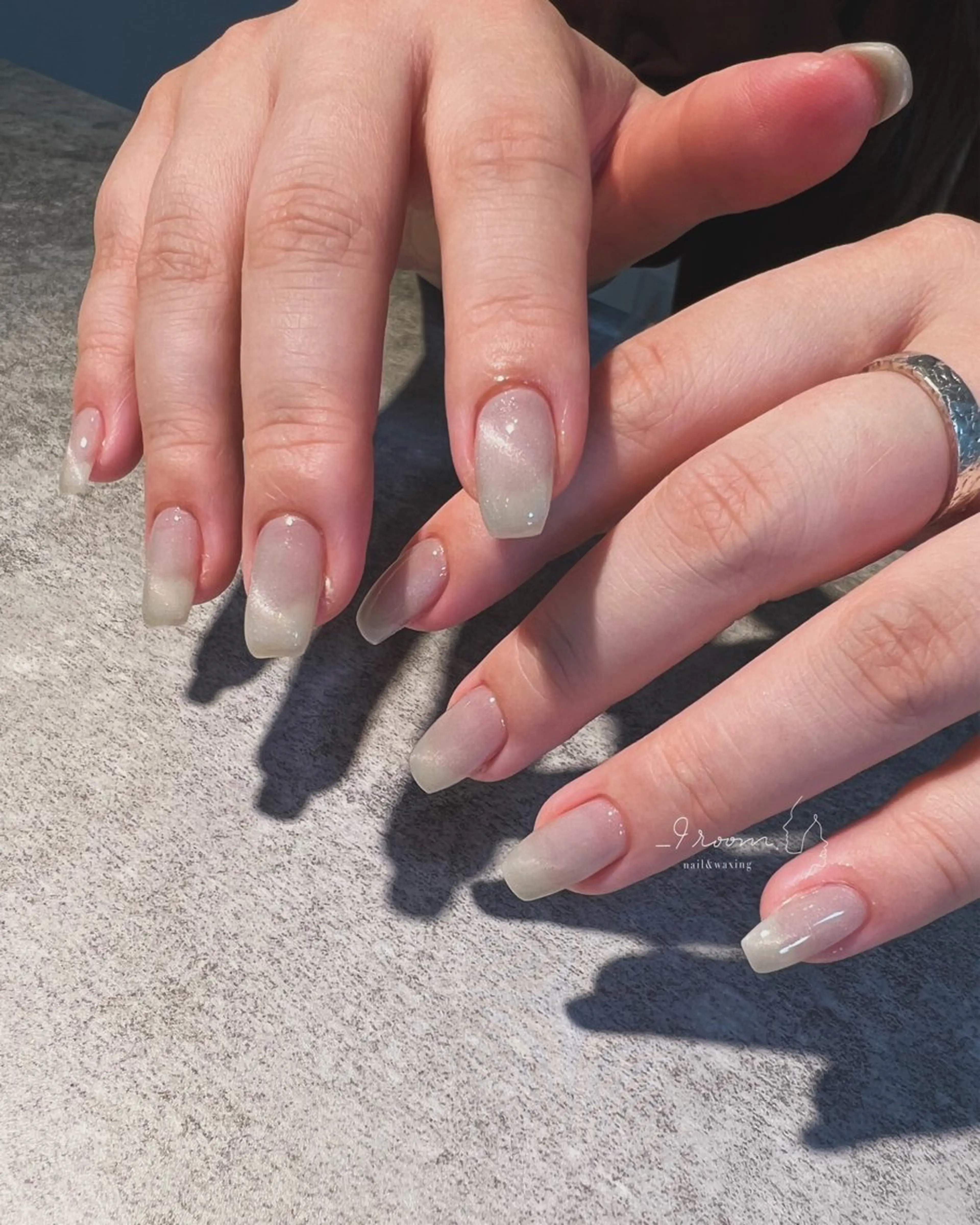 ネイル クリアネイル ラメ(グリッター) マグネットネイル オフィスネイル ワンカラーネイル ハンドネイル _9 room. Yoshimiのネイルデザイン