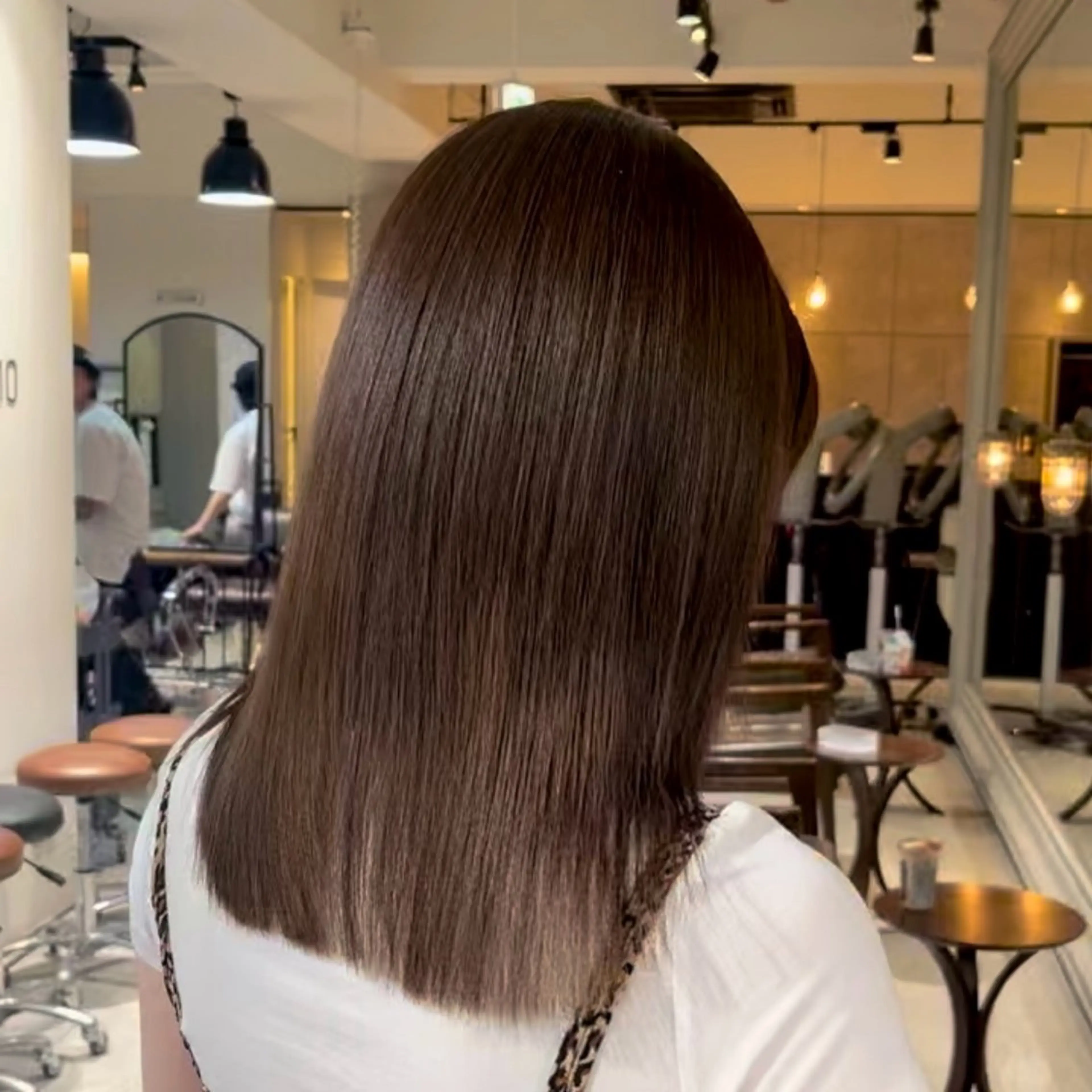 セミロング カラー カット ヘアカラー トリートメント 透明感🎀艶髪 💞まいか🎶のヘアスタイル