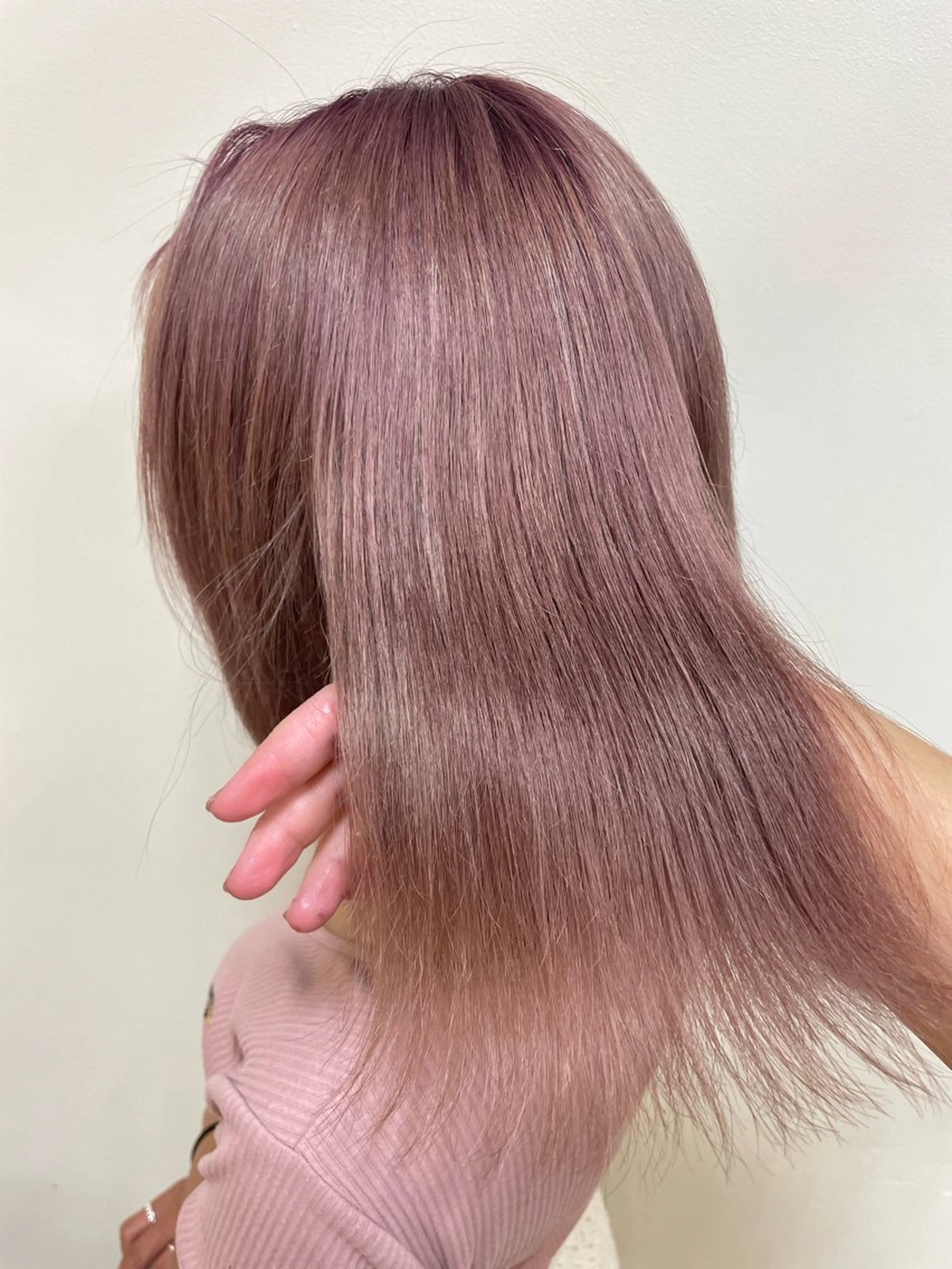 ミディアム カラー ブリーチ ラベンダーカラー ピンクカラー ピンクラベンダー 韓国ヘア 🤍中西麻友🤍のヘアスタイル