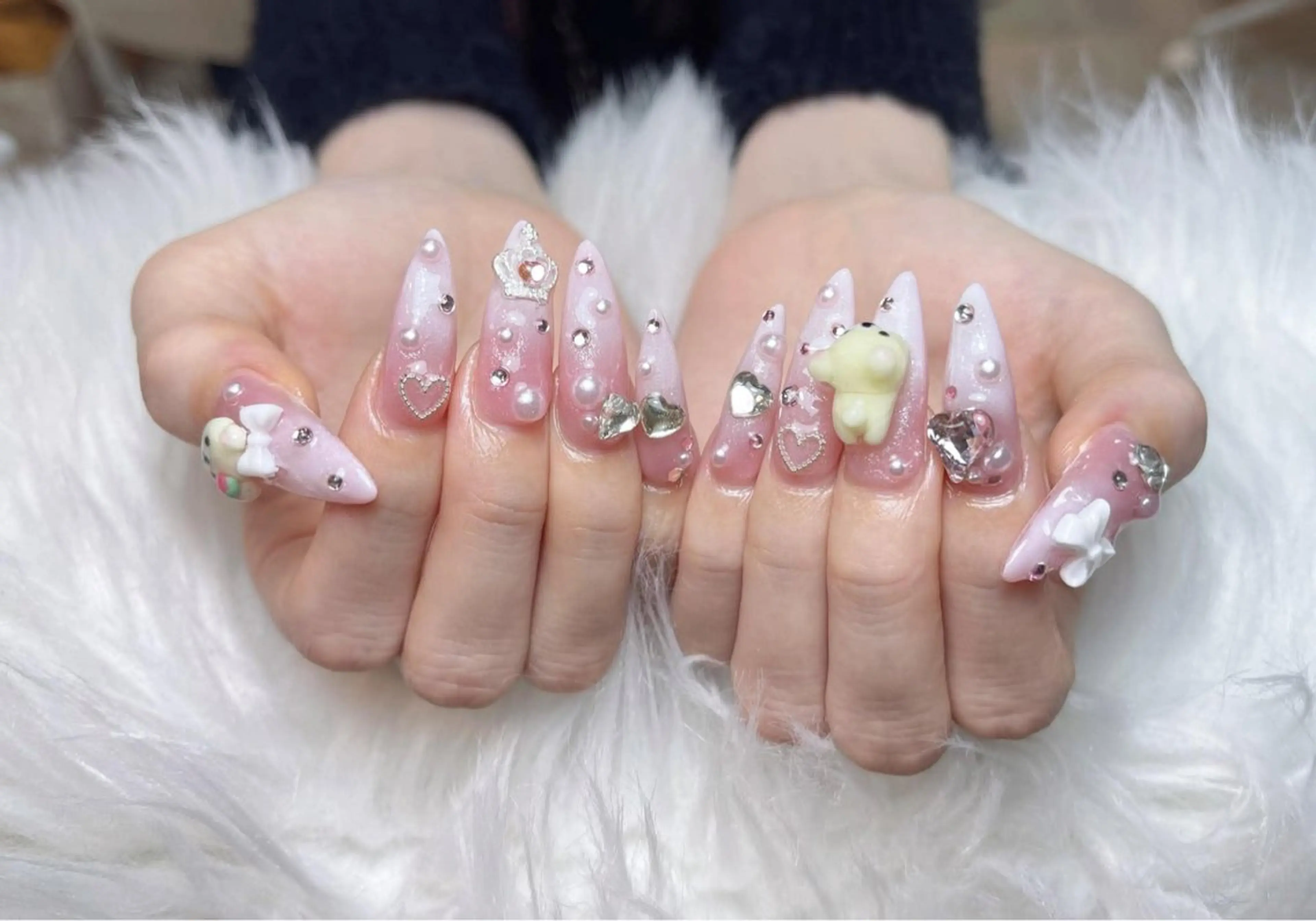ネイル フレンチネイル ジェルネイル ガーリー 韓国ネイル ロングネイル ハンドネイル NieNail Nezukoのネイルデザイン