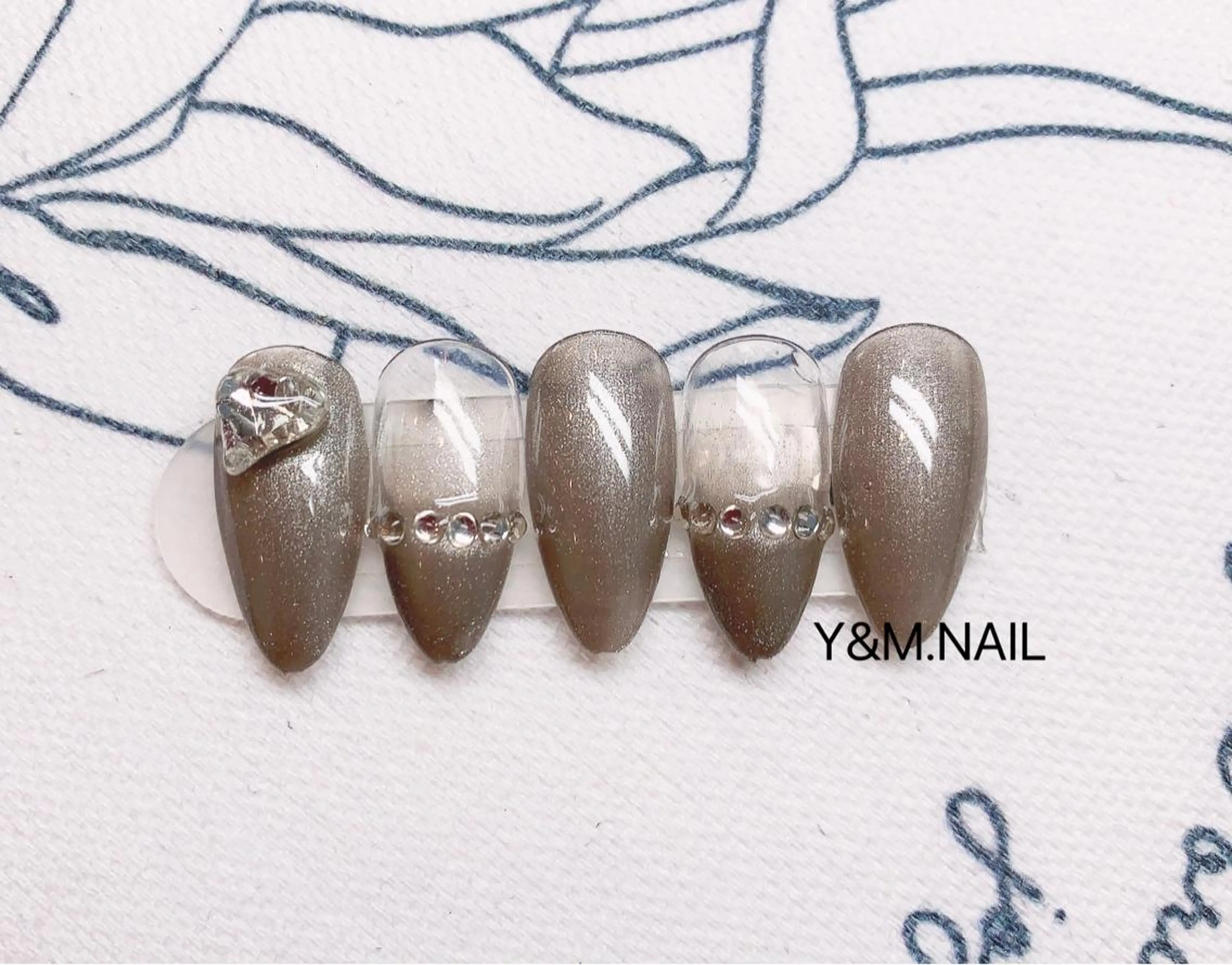 カラー ネイル Ui_Amor (パラジェル)のネイルデザイン