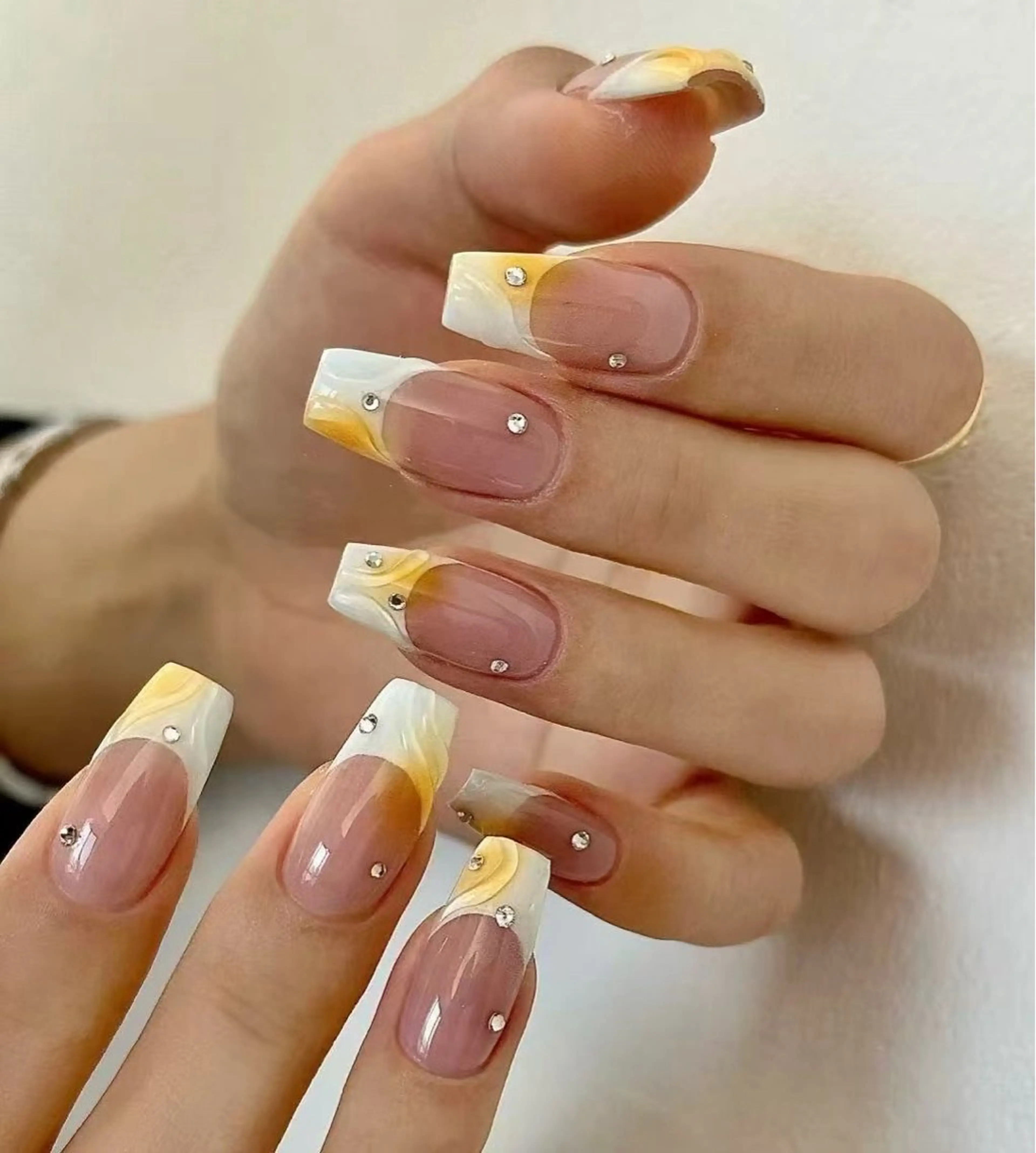 ネイル オーロラネイル フラワーネイル フットネイル フレンチネイル ジェルネイル ハンドネイル BabyYouMi nailのネイルデザイン