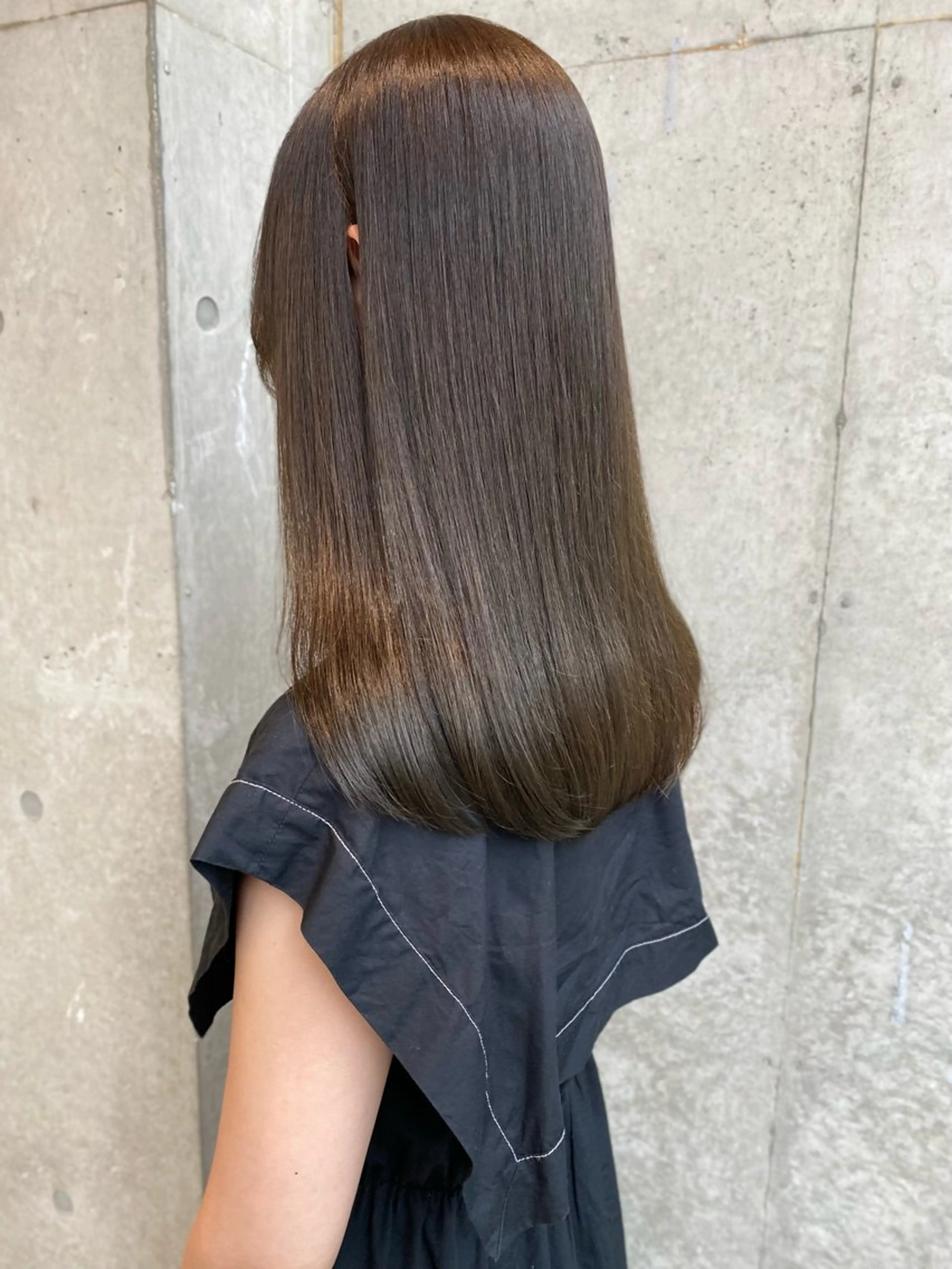 セミロング カラー ベージュカラー オリーブベージュ 髪質改善 レイヤーカット トリートメント カット ヘアカラー トリートメント レイヤー/柔色 カラー/SAkiのヘアスタイル