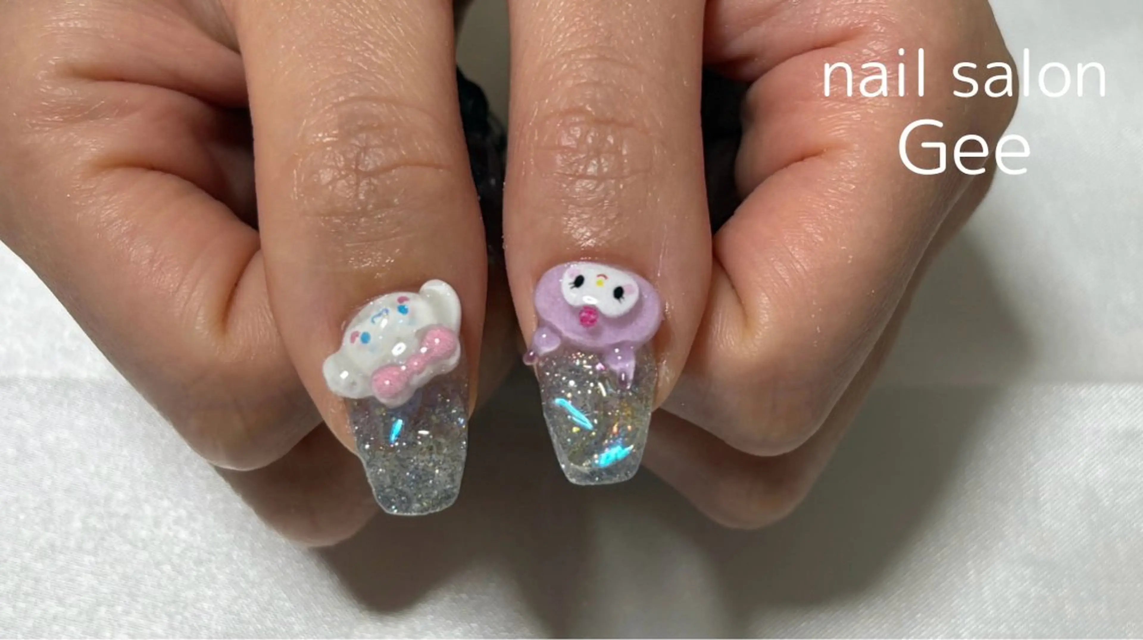 ネイル オーロラネイル フラッシュネイル パープル ストーンネイル nail salon geeのネイルデザイン