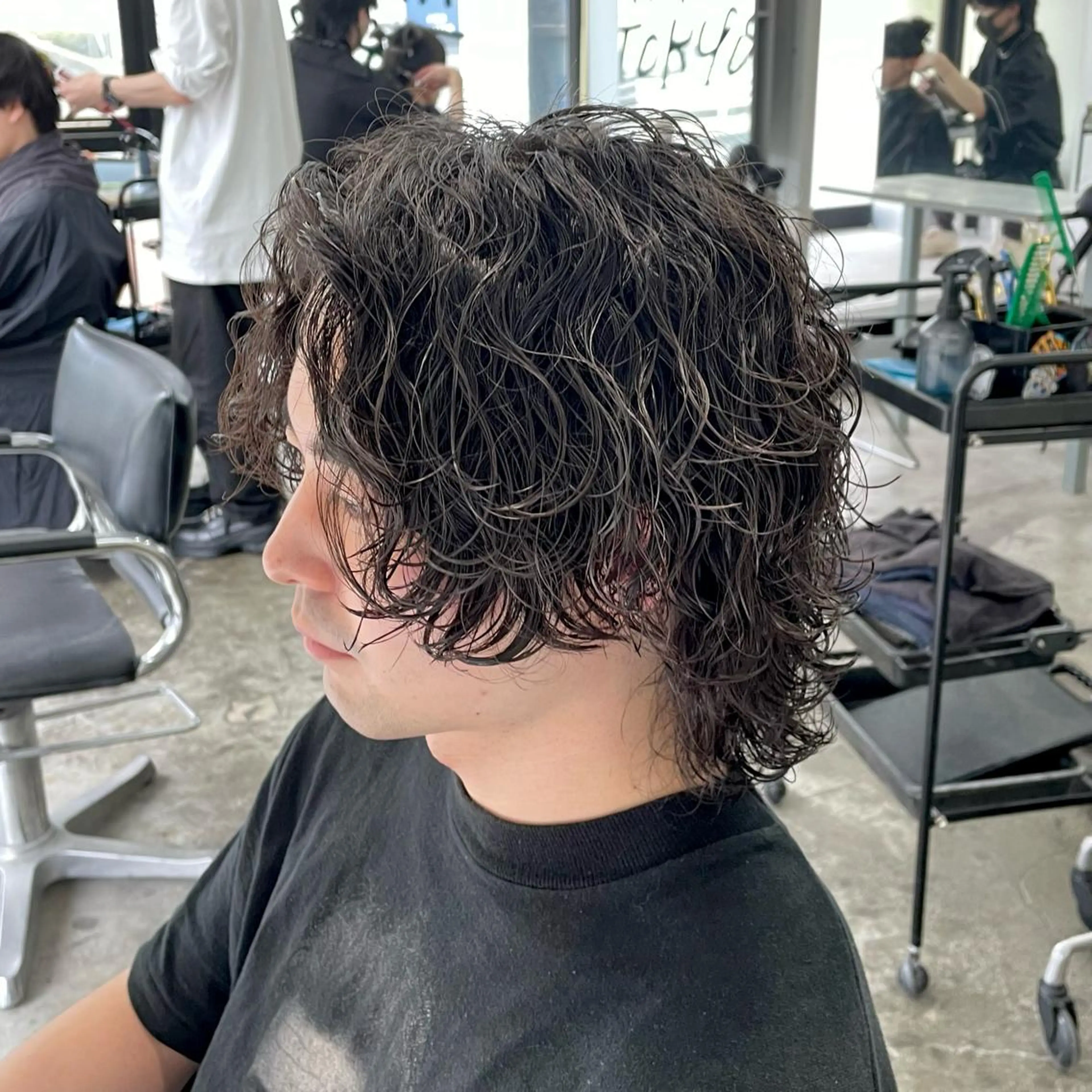 ミディアム パーマ メンズ 波巻きパーマ メンズウルフカット ウルフカット カット パーマ メンズ特化美容師/ 藤戸 椋のヘアスタイル