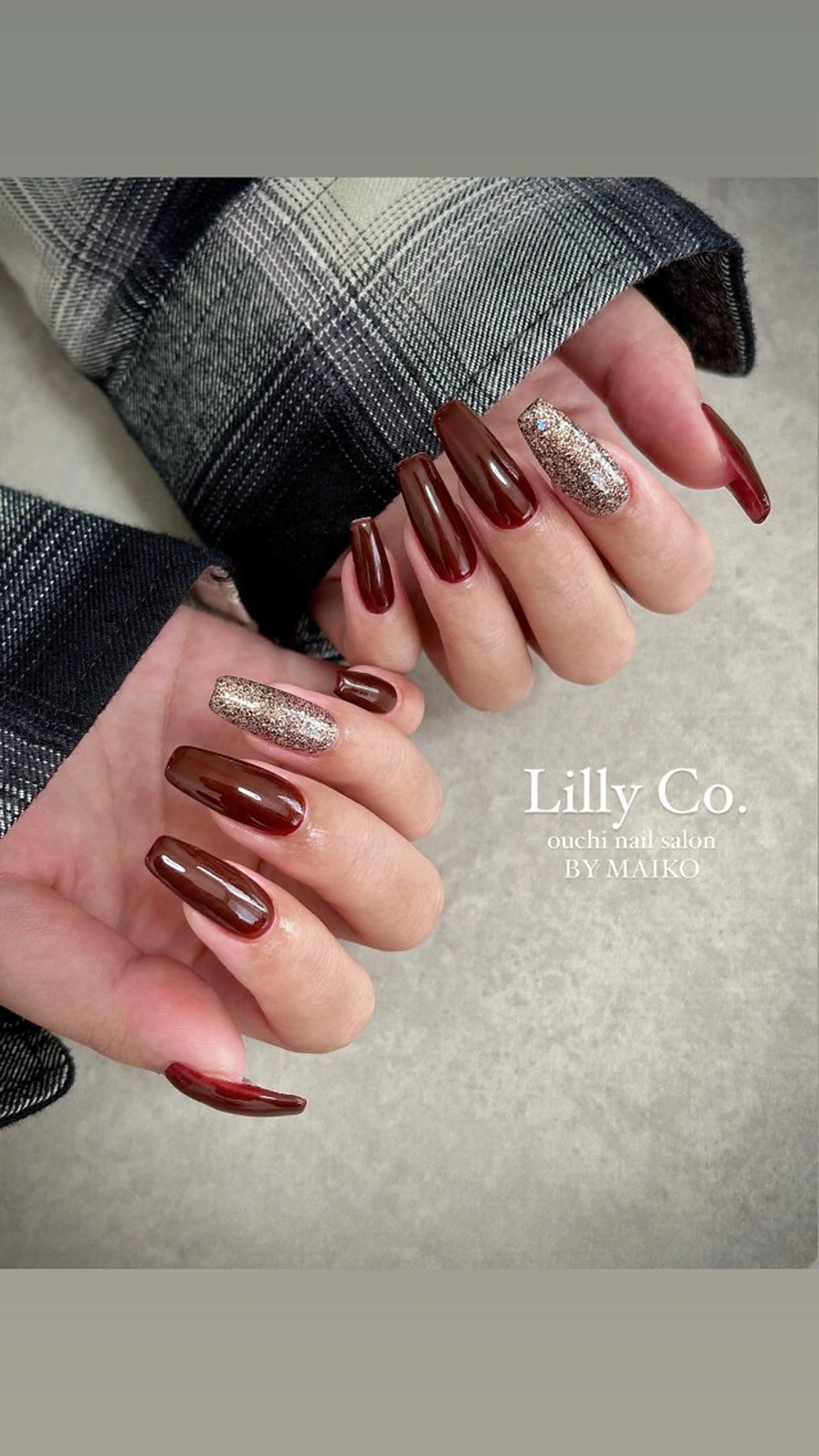 ネイル ボルドー ブラウン ラメ(グリッター) シンプルネイル ハンドネイル ハンドケア Lilly Co.のネイルデザイン