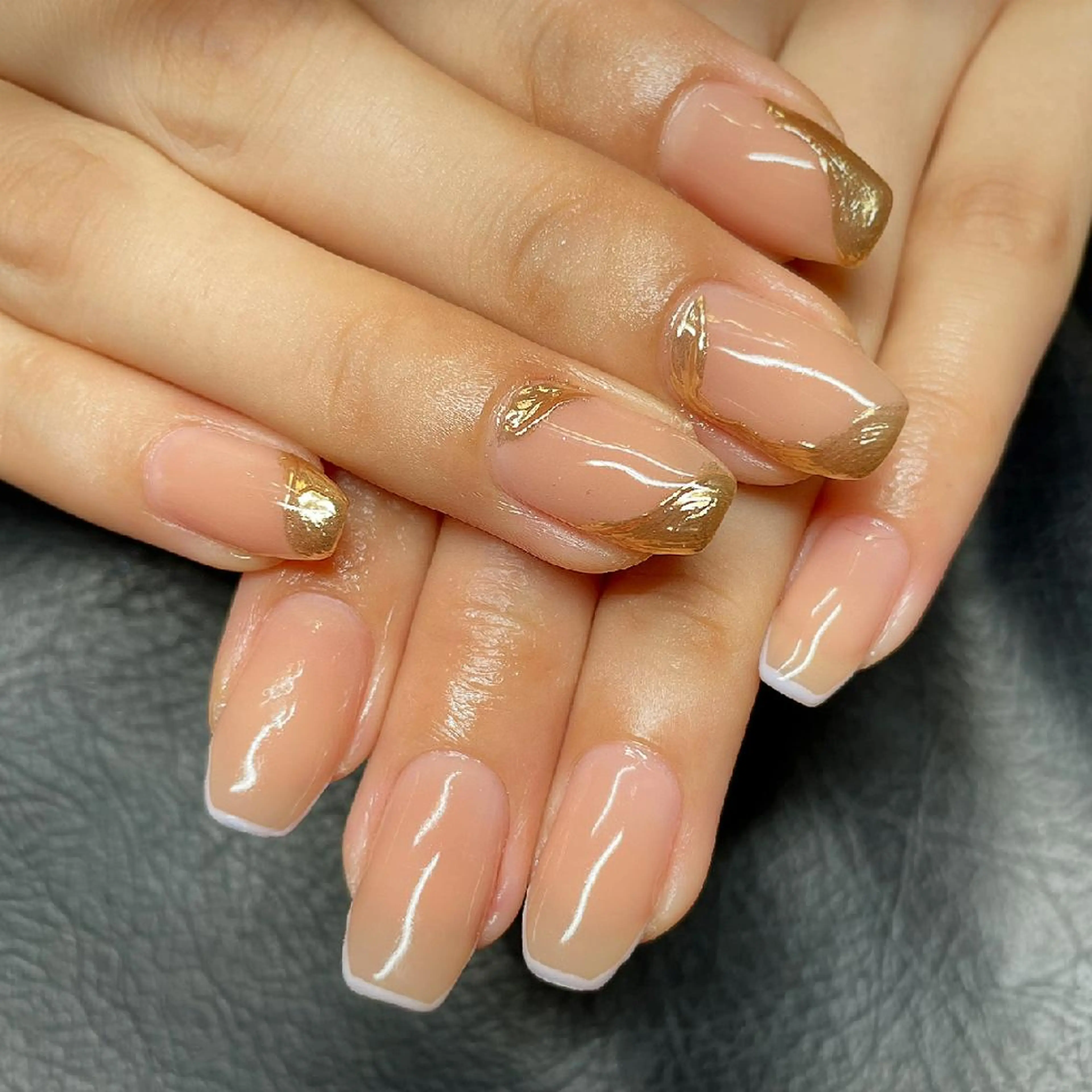 ネイル フレンチネイル ゴールド 韓国ネイル ミラーネイル ニュアンスネイル ハンドネイル フットネイル AQUA NAILのネイルデザイン