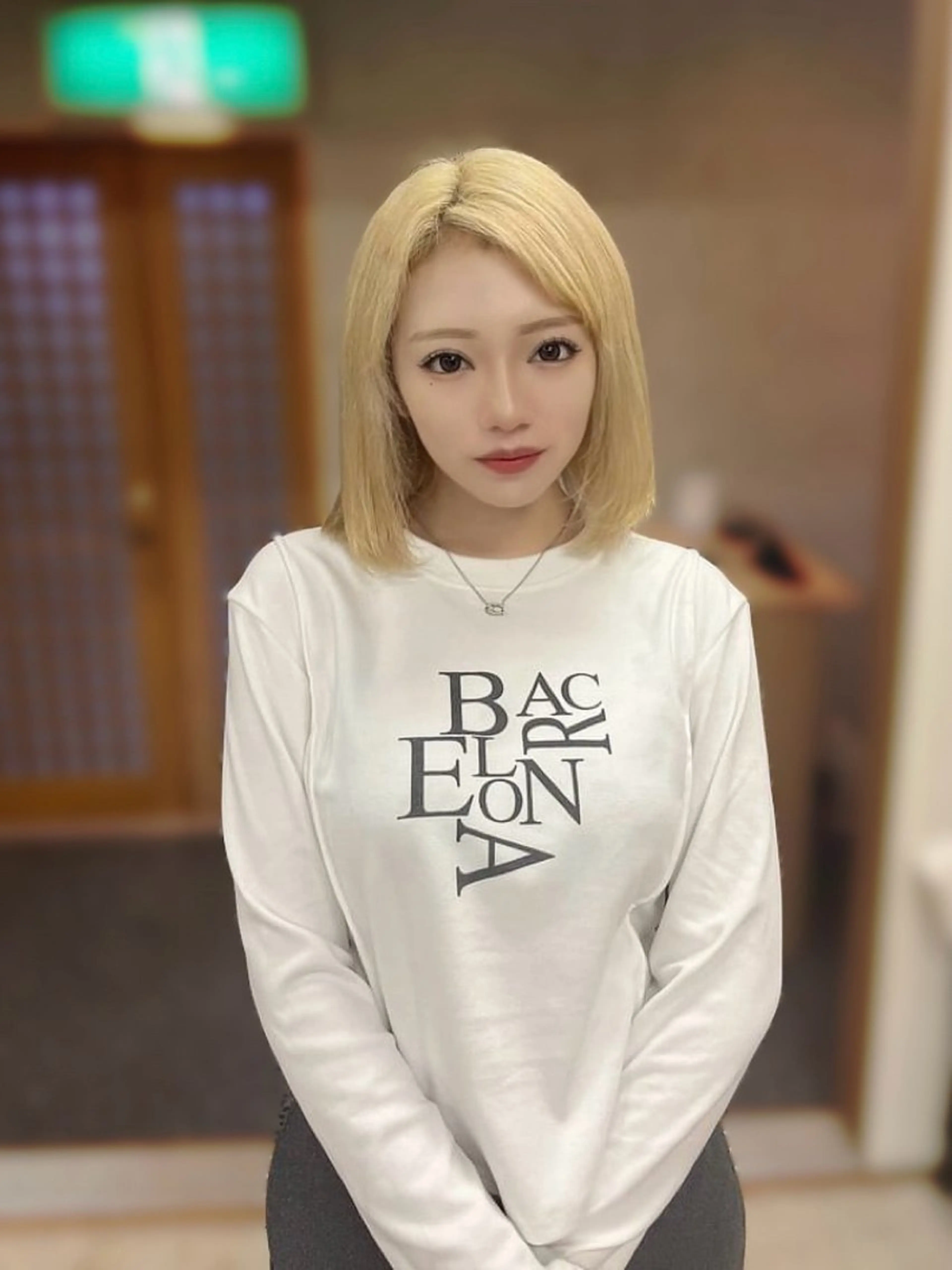 ショート カラー ブリーチ 抜きっぱなしブロンド ブロンド 韓国ヘア🇰🇷 RYOTAのヘアスタイル