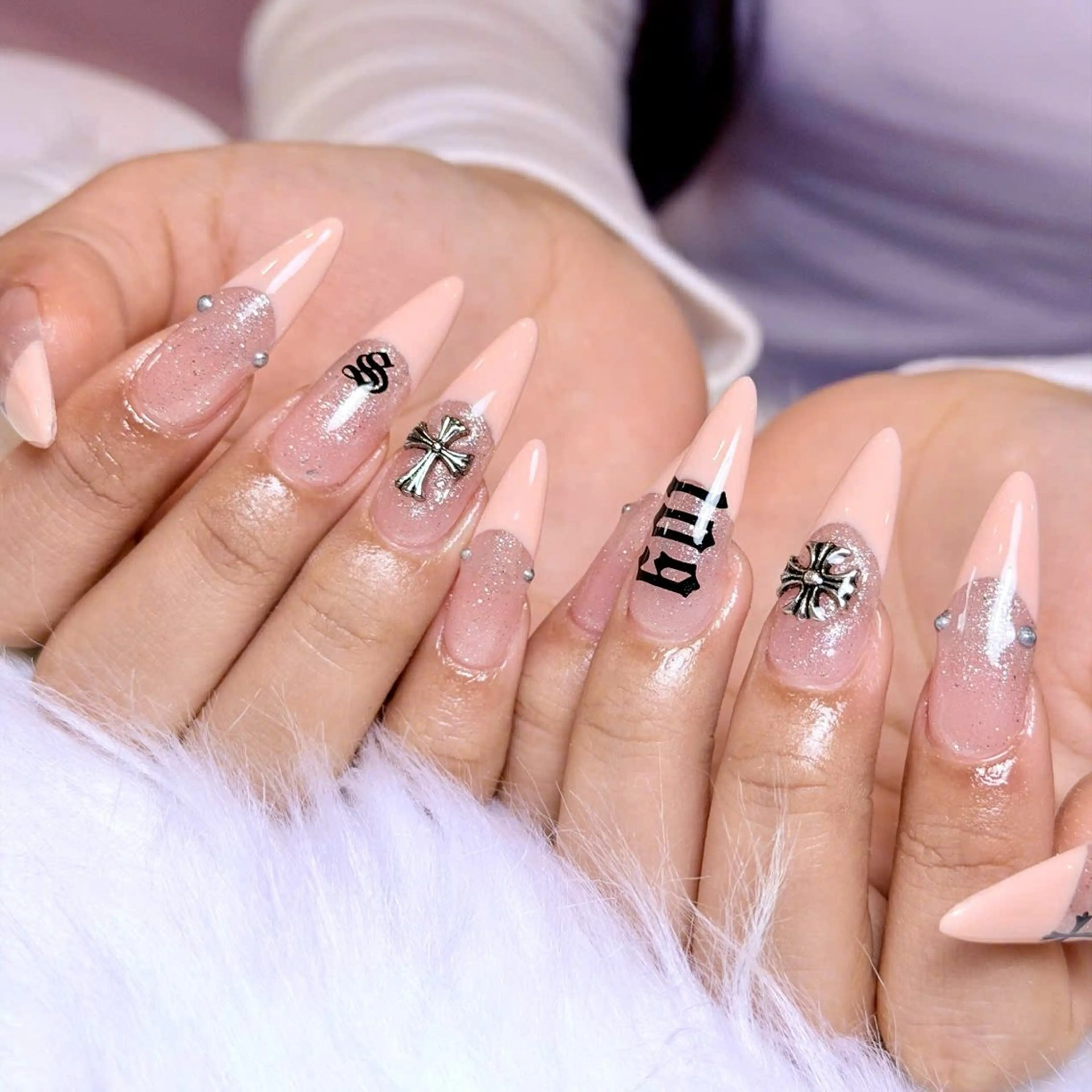 ネイル ハンドネイル T.Lee Nail Lilyのネイルデザイン