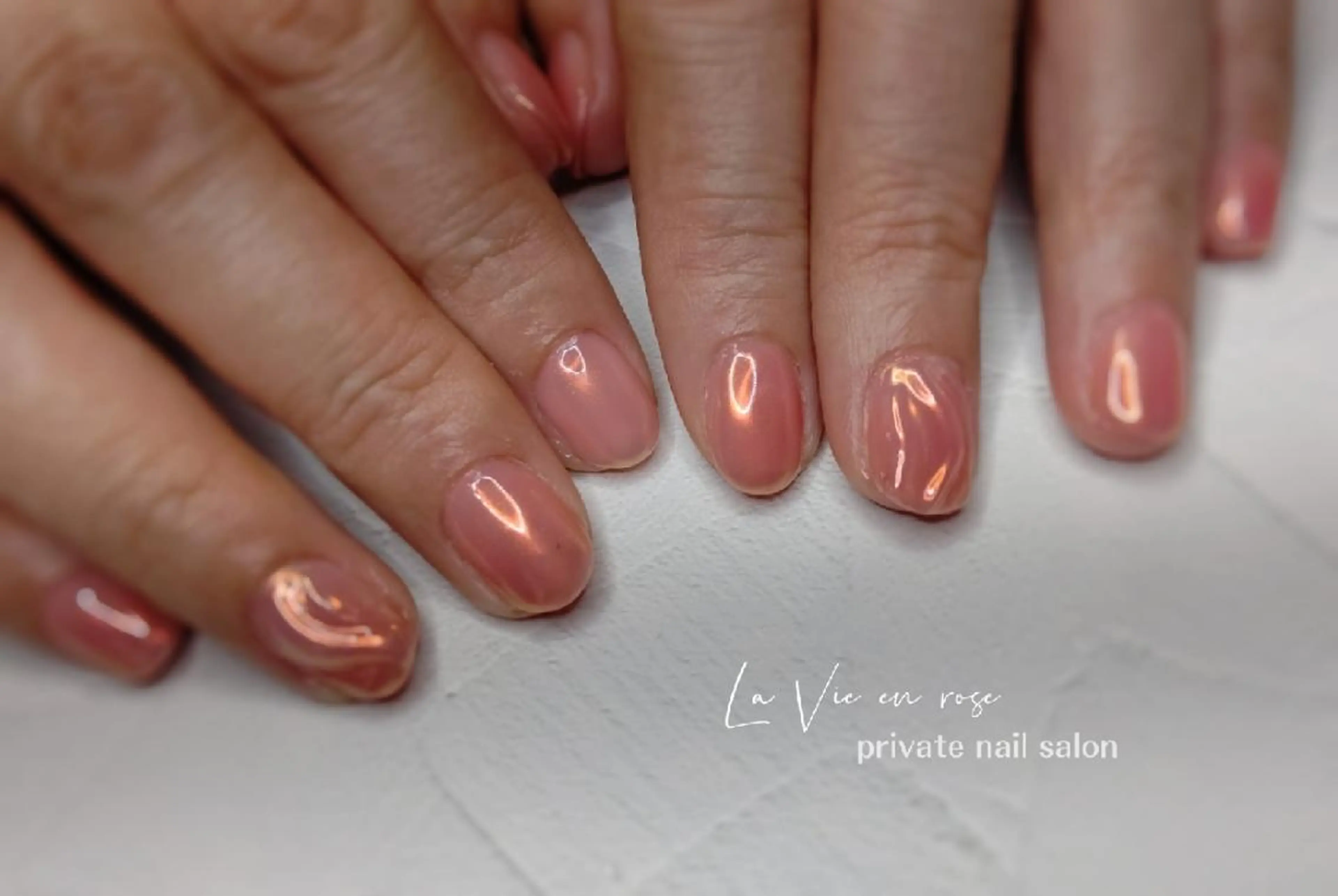 ネイル 氷ネイル・うるうるネイル キラキラネイル ラヴィアン ローズのネイルデザイン