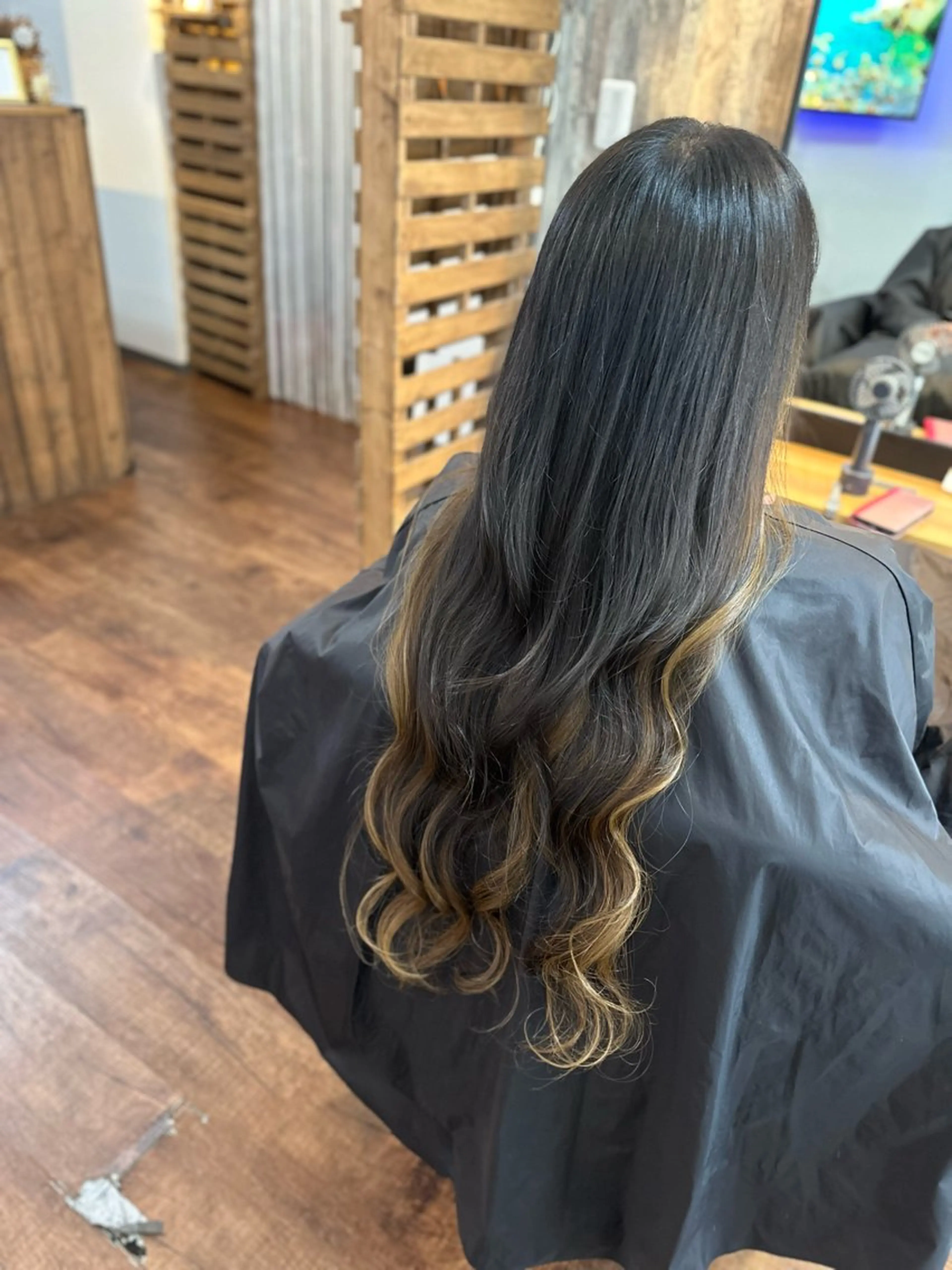 ロング カラー ブリーチ インナーカラー ブリーチなしカラー カット ヘアカラー トリートメント Luzir⭐︎ GEN⭐︎のヘアスタイル