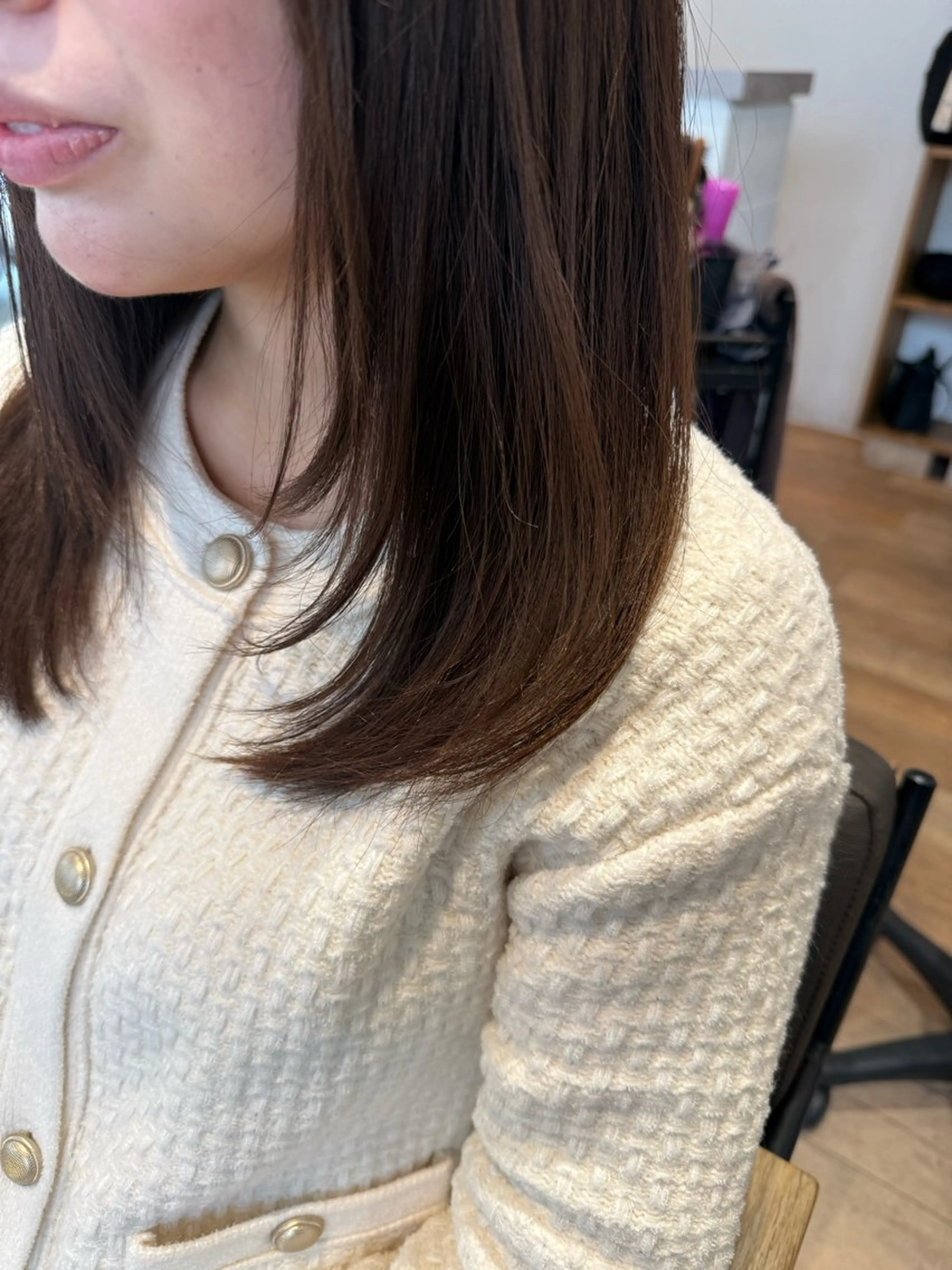 セミロング カラー 耳つぼ/クロスパーマ /イシグロのヘアスタイル