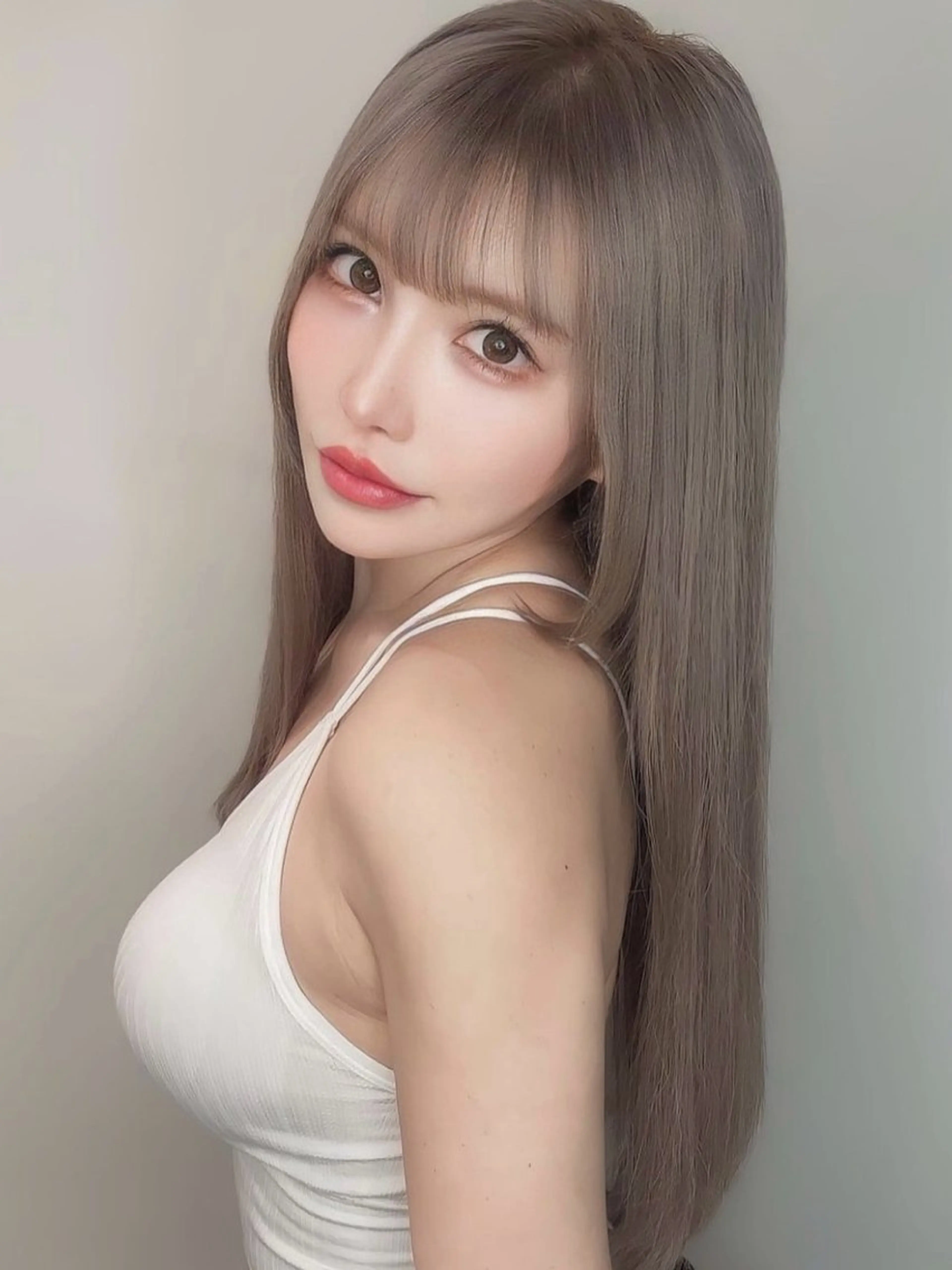 ロング シールエクステ エクステ ヘアカラー エクステ ヘアサロンelyts 表参道店のヘアスタイル