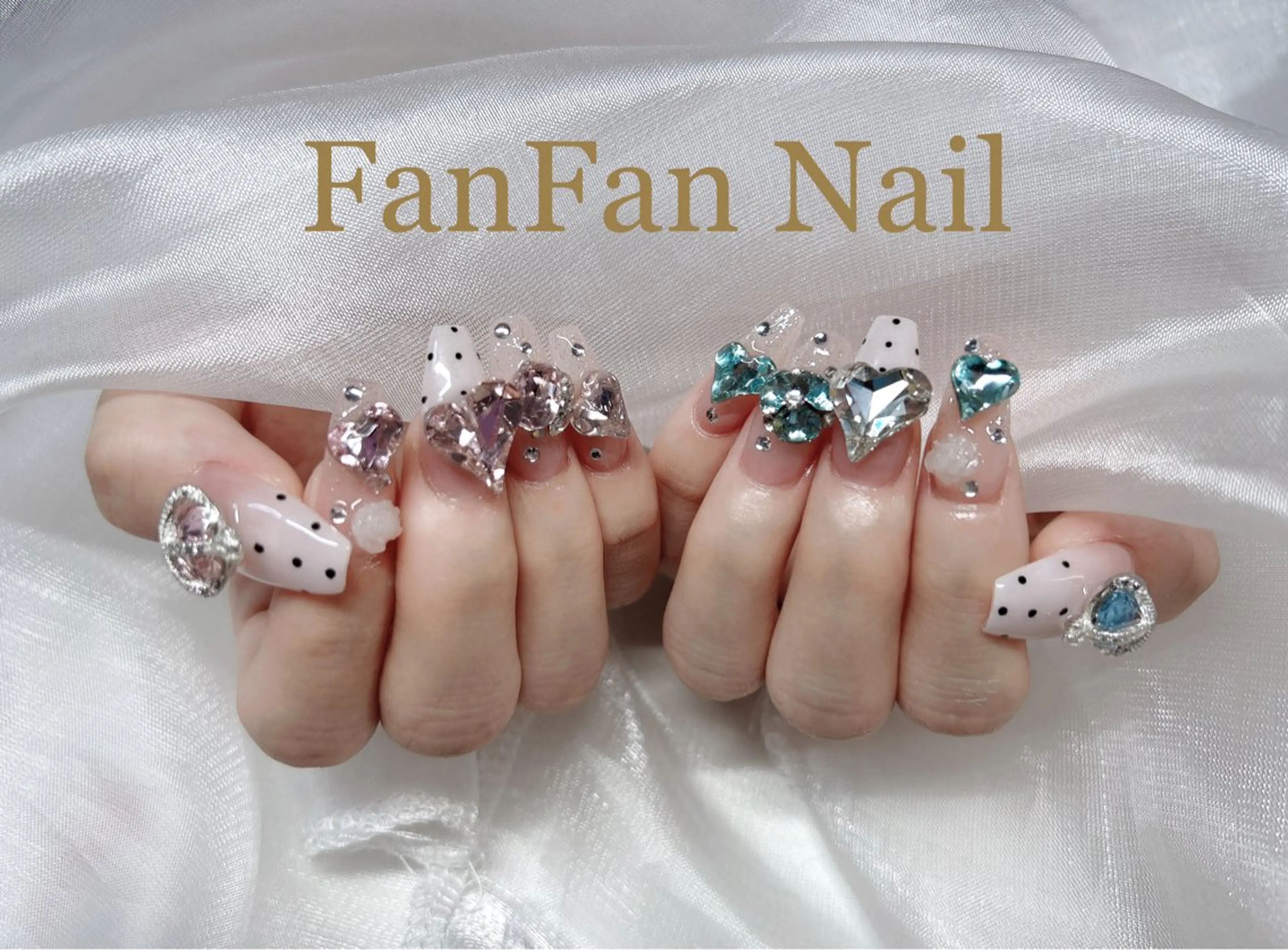 ネイル アートネイル オーロラネイル ガーリー キラキラネイル 韓国ネイル ハンドネイル KaKa FanFanNailのネイルデザイン