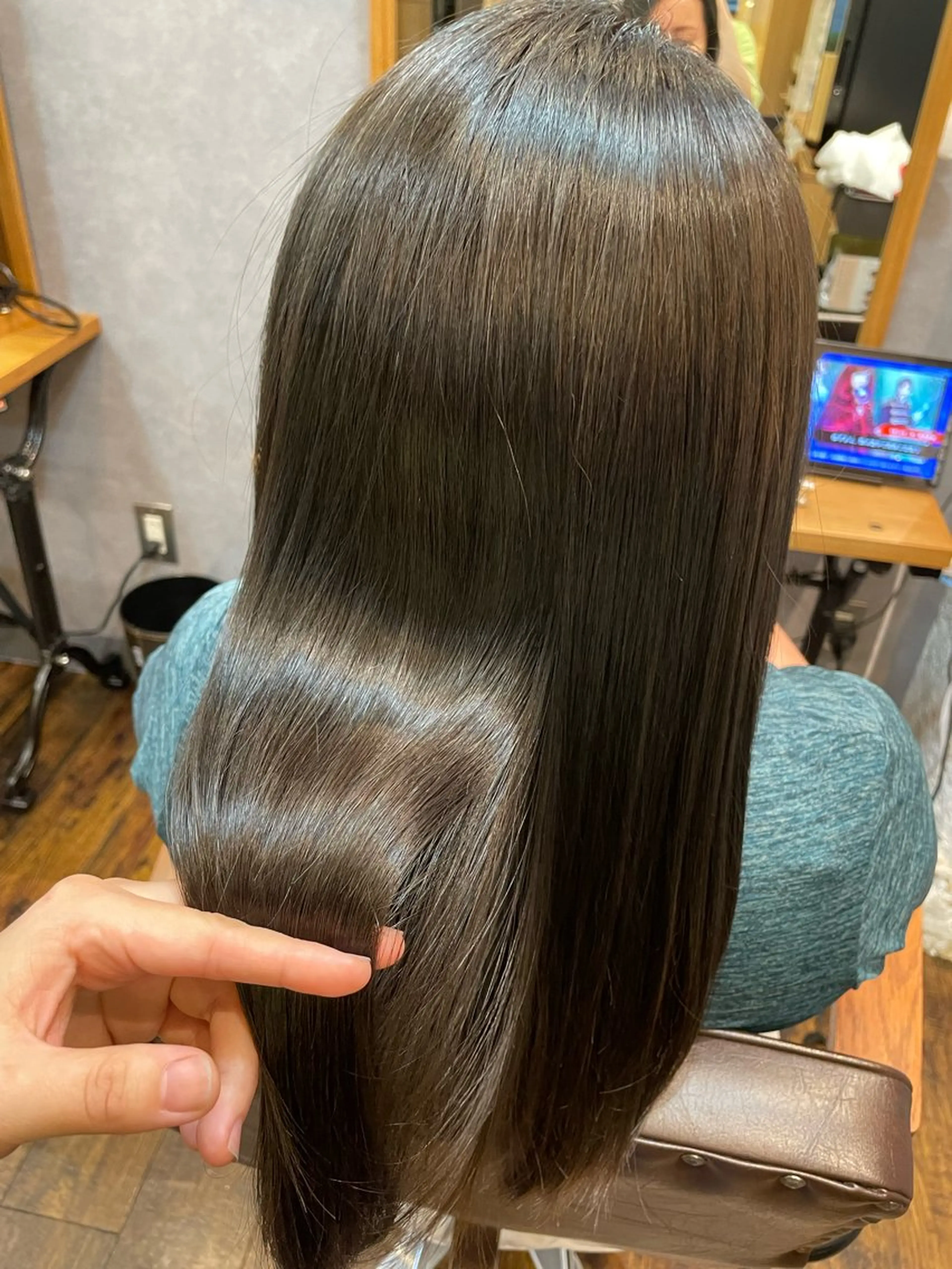 ロング カラー グレージュ オリーブグレージュ オリーブグレー 髪質改善 トリートメント ツヤ美髪💐 髪質改善/高山愛来のヘアスタイル