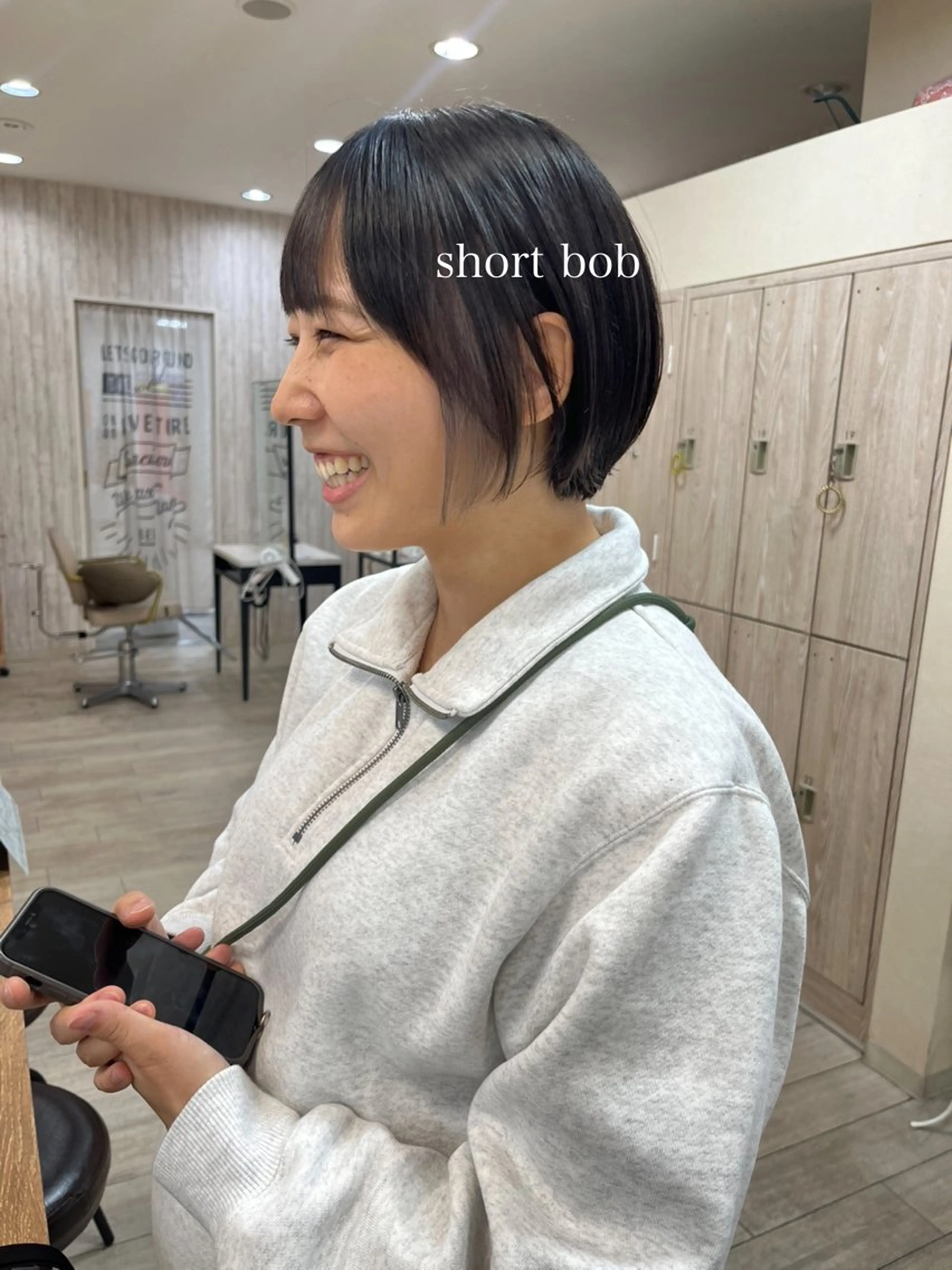 ショート カラー 切りっぱなしボブ ショートボブ ハンサムショート ブリーチ イヤリングカラー カット ヘアカラー トリートメント 初めてのショート お任せください✂️のヘアスタイル