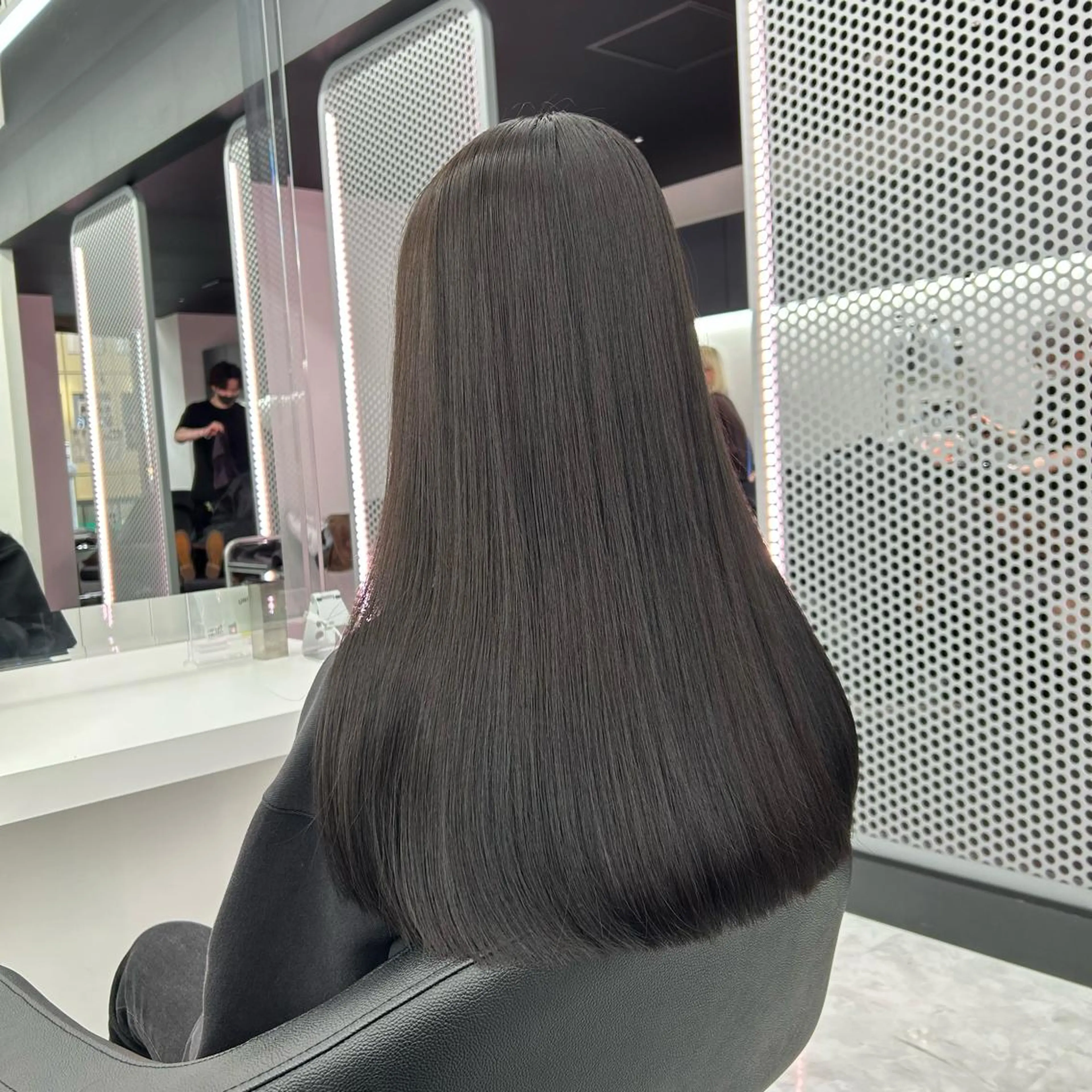 セミロング カラー ヘアアレンジ カット ヘアカラー mai🍑暖色カラー /レイヤー💖のヘアスタイル