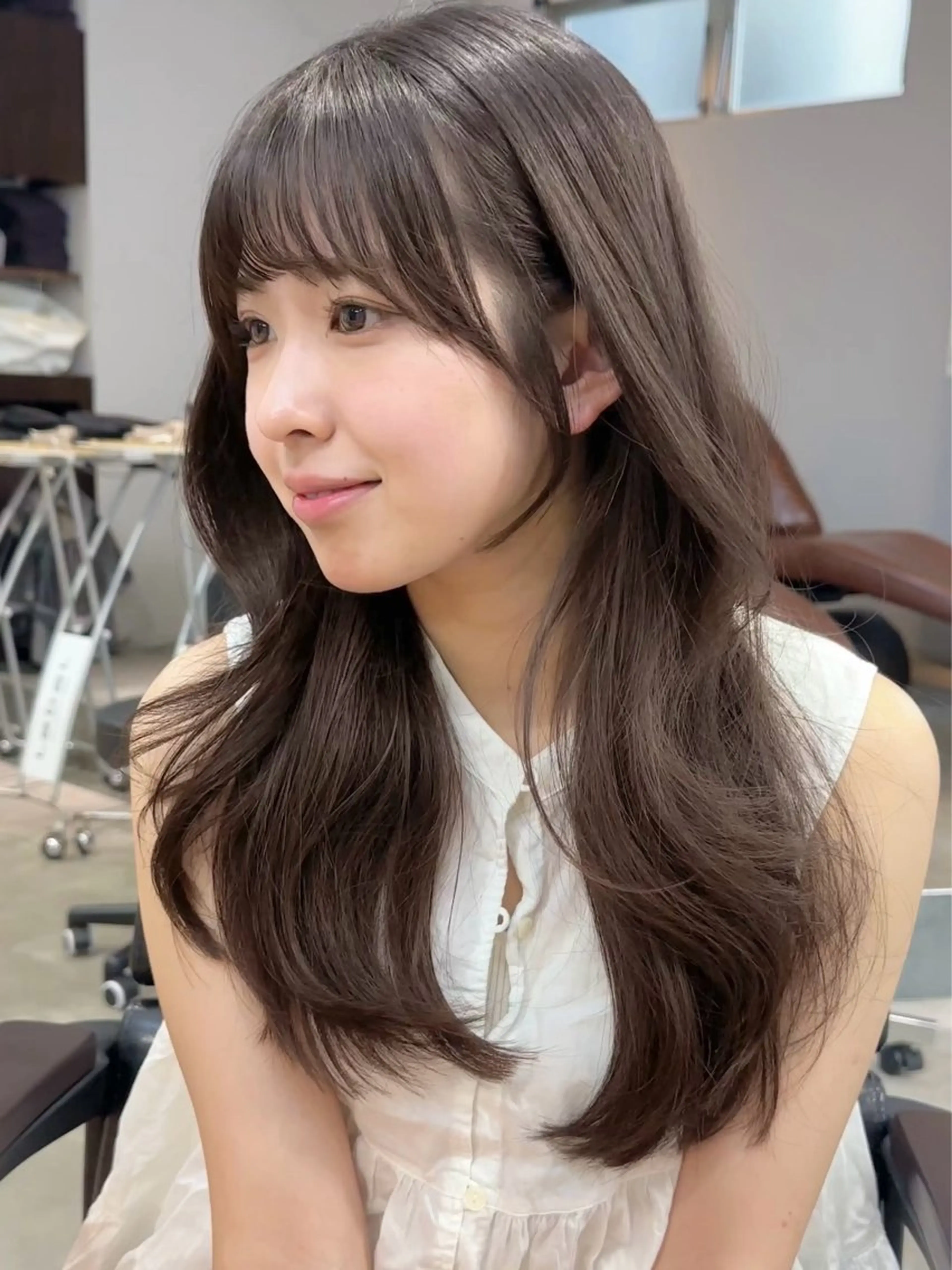 セミロング てーと /レイヤーカットのヘアスタイル