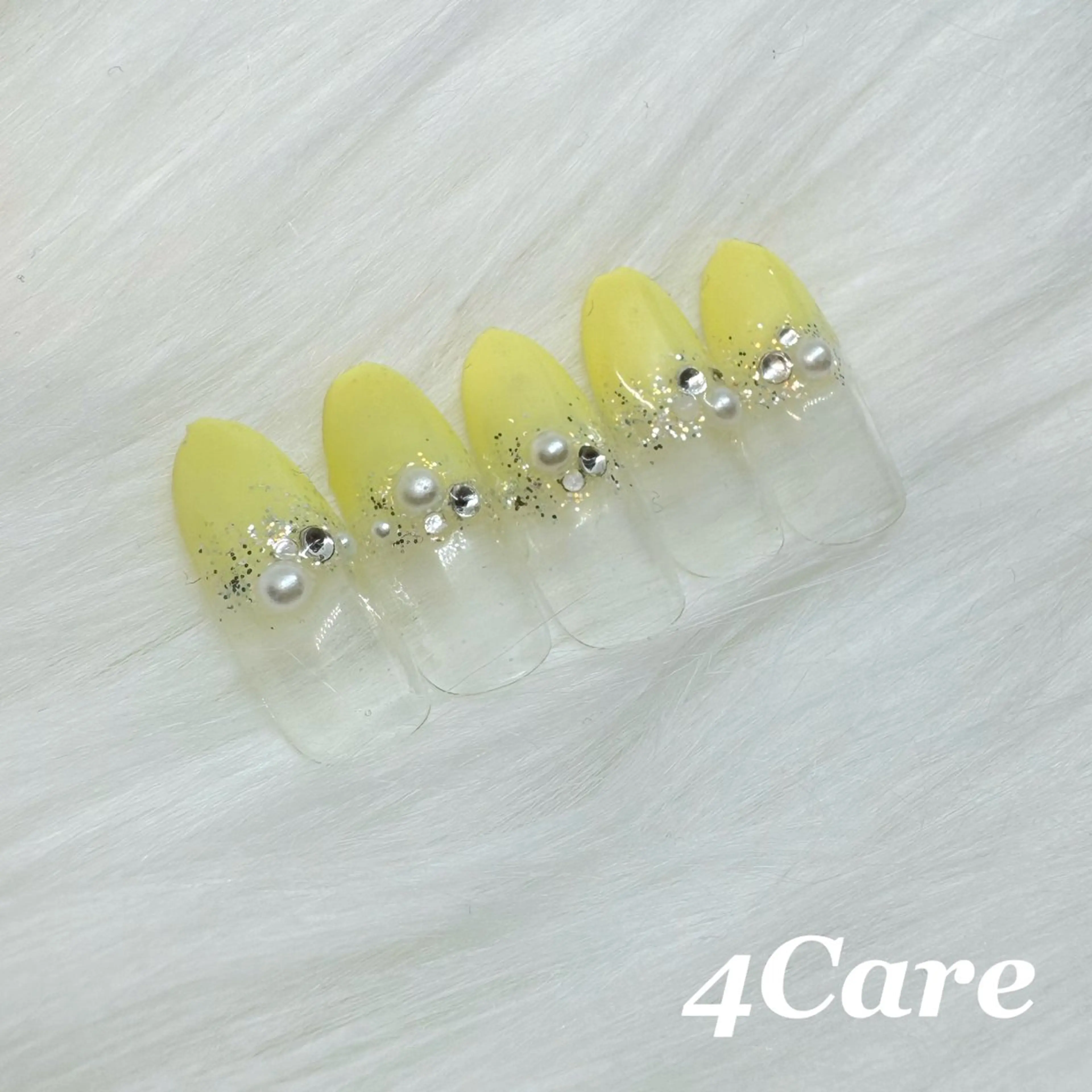 ネイル ハンドネイル 4Care Yのネイルデザイン