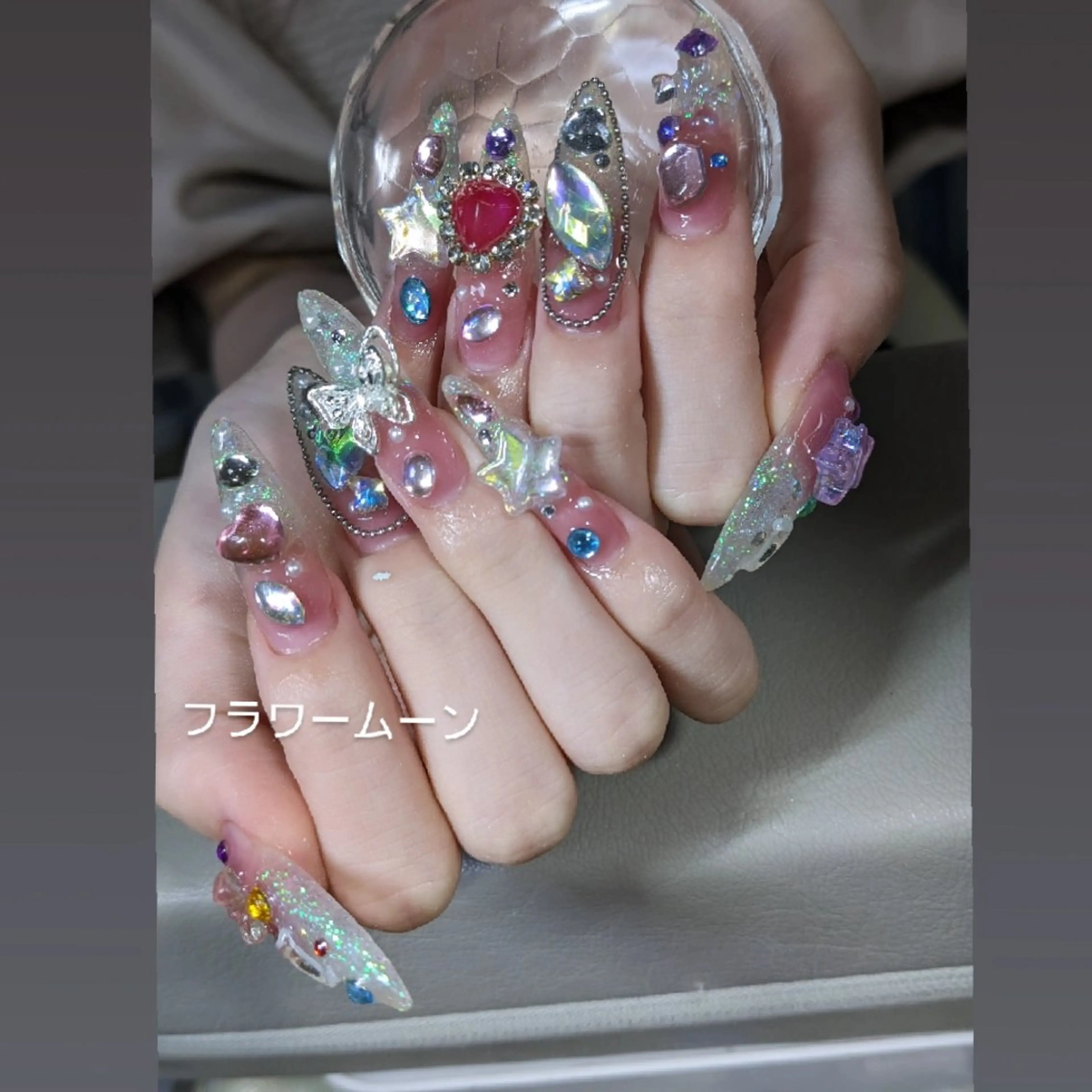 ネイル ハンドネイル ハンドケア フラワー ムーンのネイルデザイン