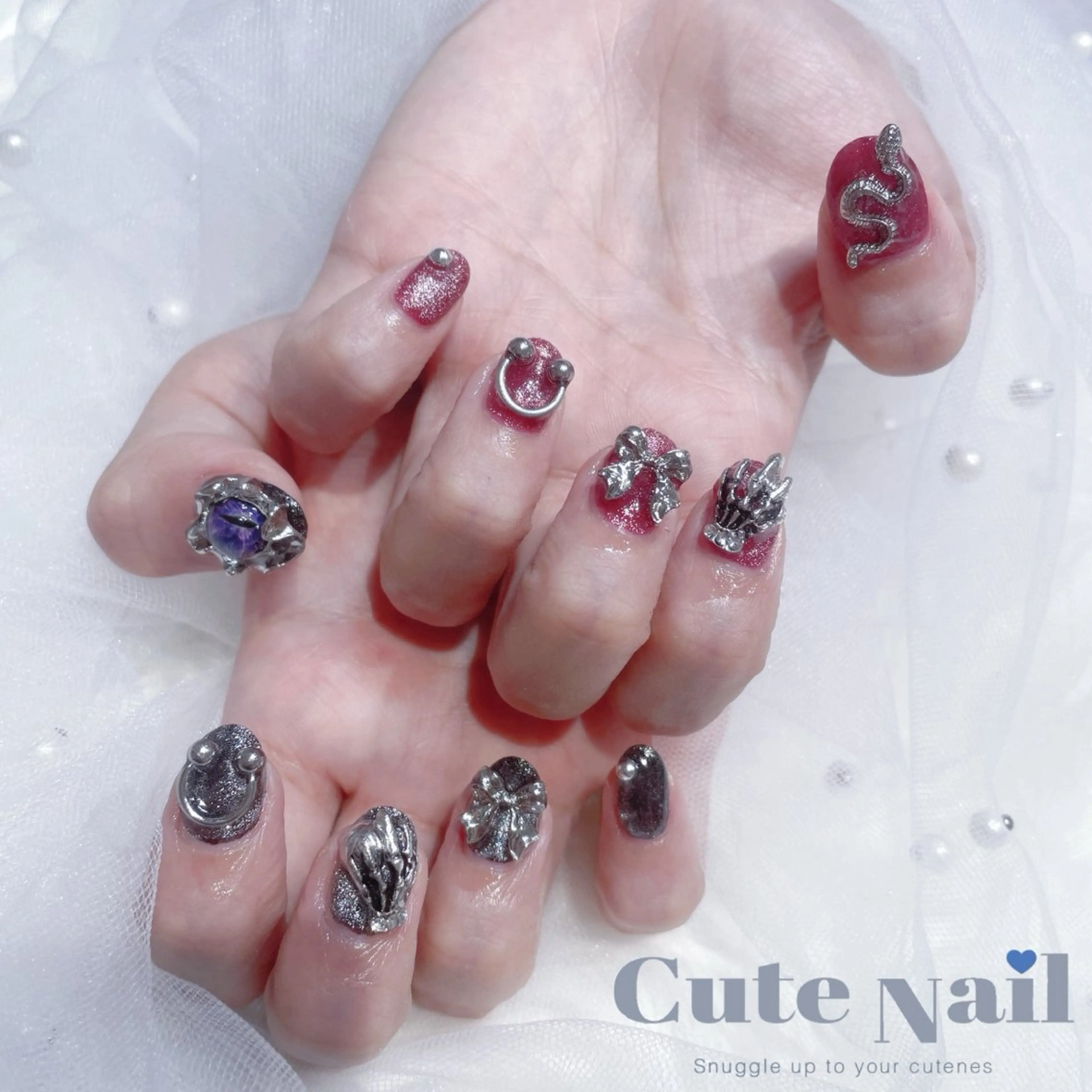 ネイル GO TODAY SHAiRE SALON原宿 Liber所属・️🫧もこ 艶感ネイル🫧のネイルデザイン