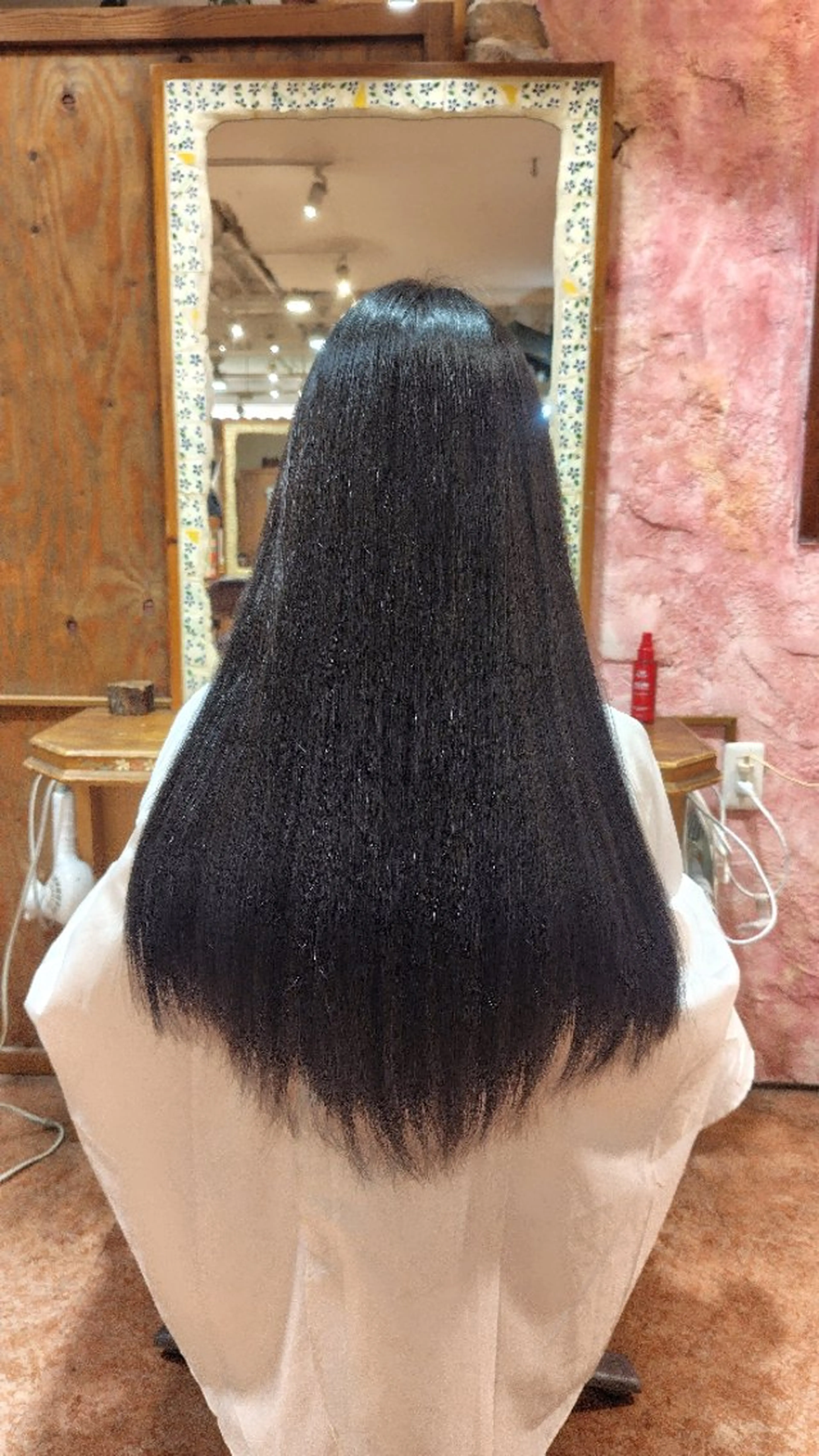 カラー 黒髪 ブルーカラー ブルーブラック 梅原 瑞雪のヘアスタイル