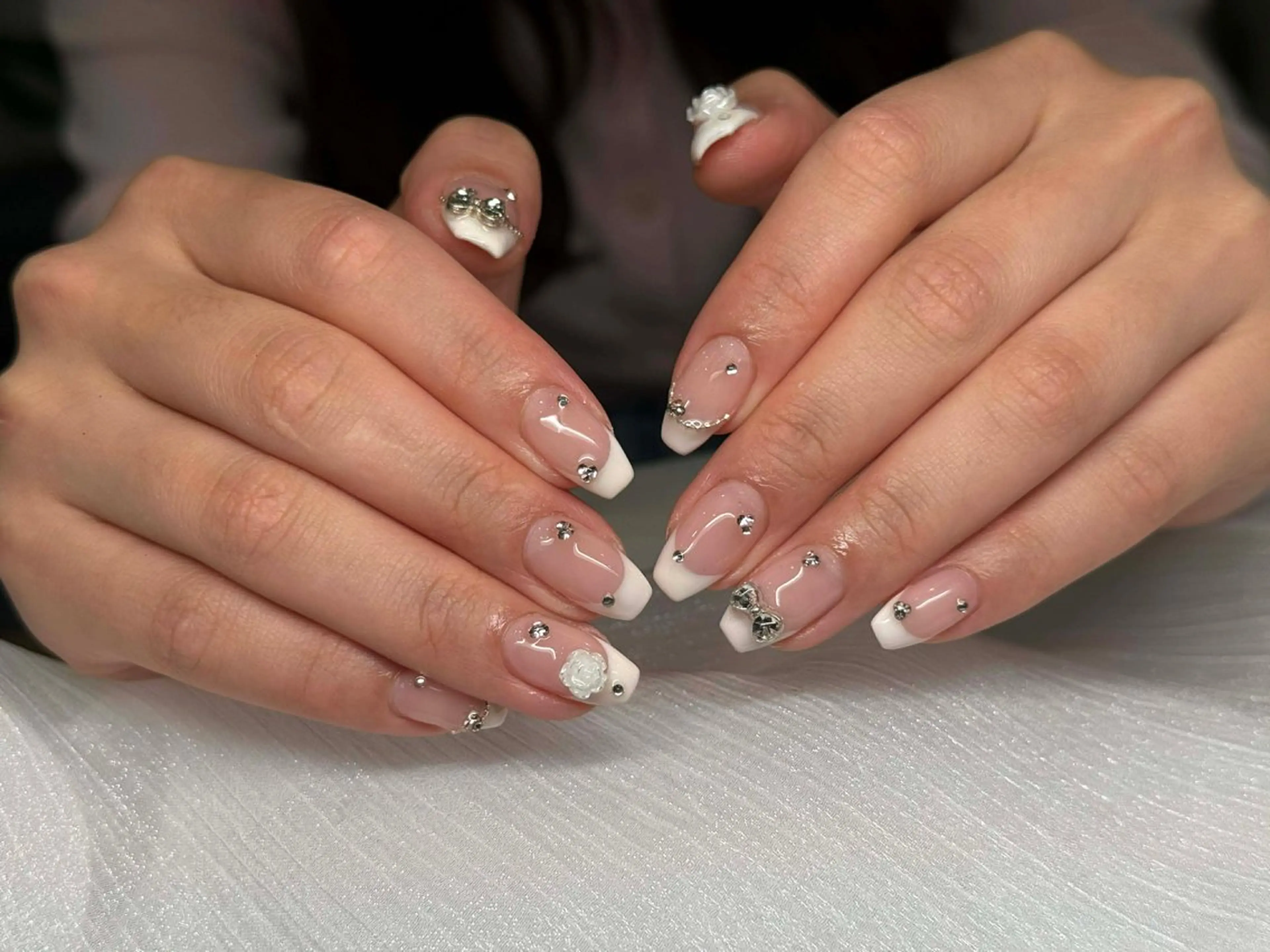 ネイル オーロラネイル ブルー チークネイル 長さ出し フットネイル ハンドネイル JIN 168 新大久保のネイルデザイン