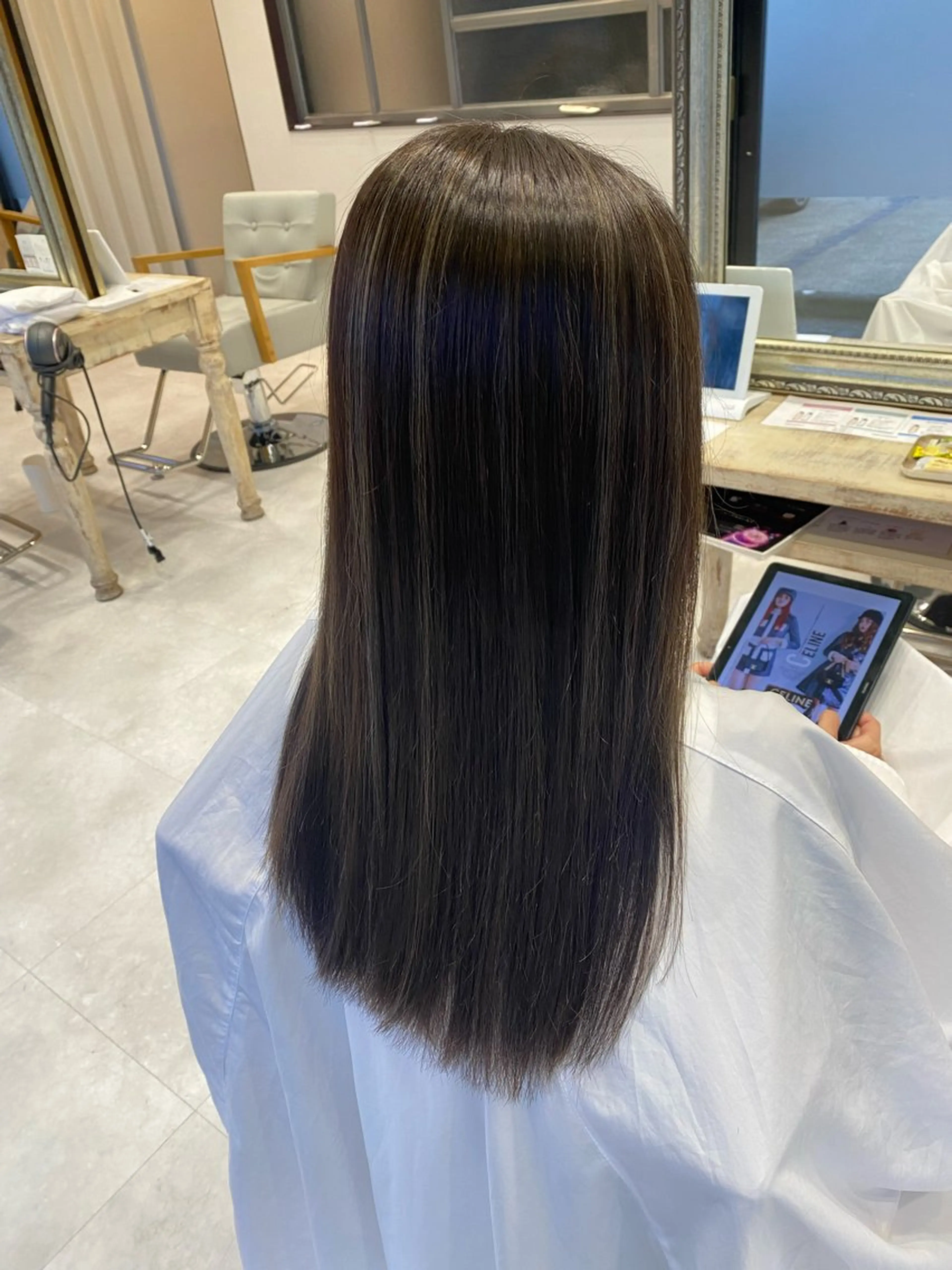 🌎海外風に近づけたいならこれ🙌3Dハイライトカラー（チラ見せ、シークレット）ホイル9枚以下の施術の写真