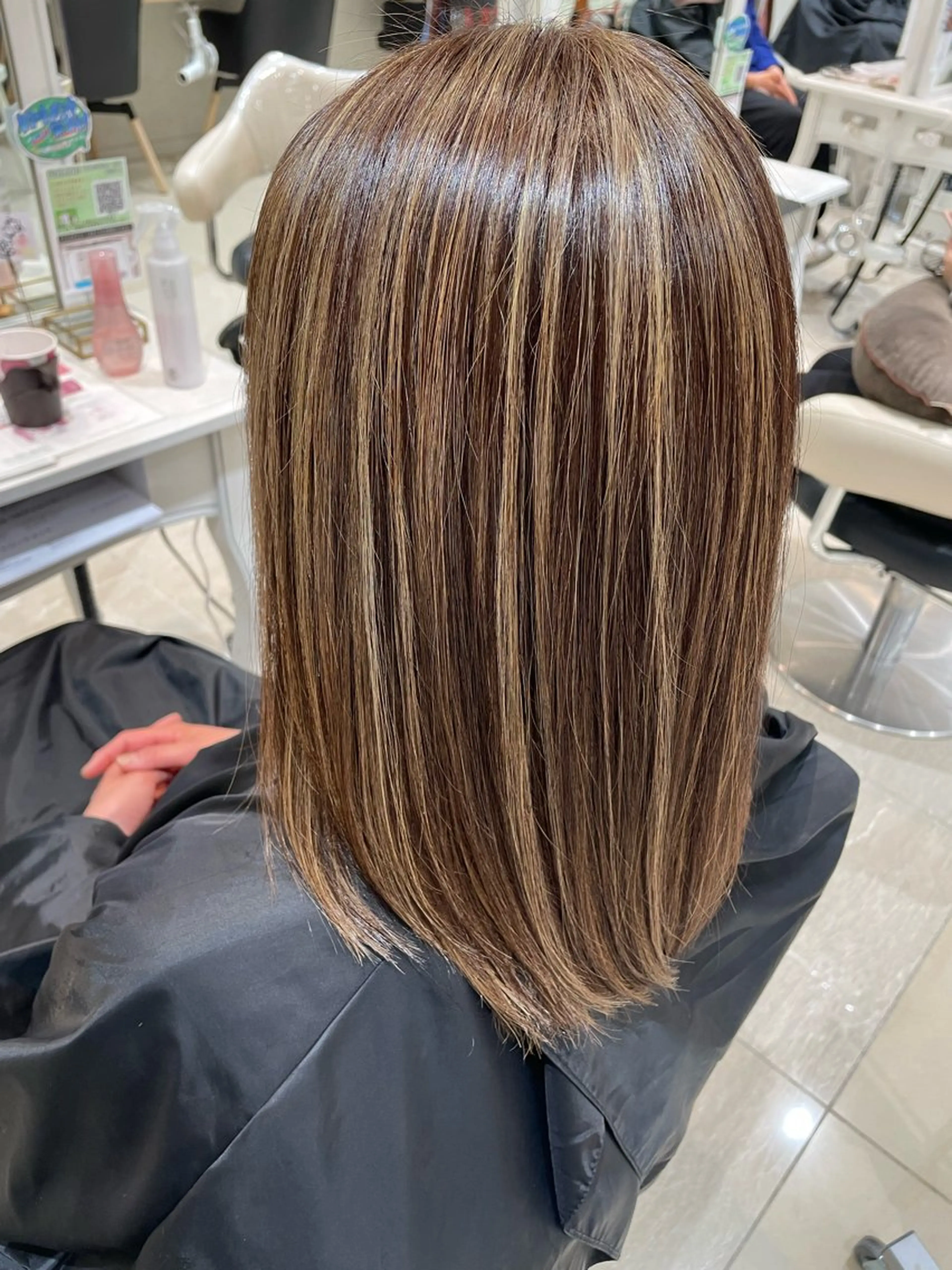 セミロング ハイライト ヘアカラー レイヤー×ハイライト 🌷RINA🌷のヘアスタイル