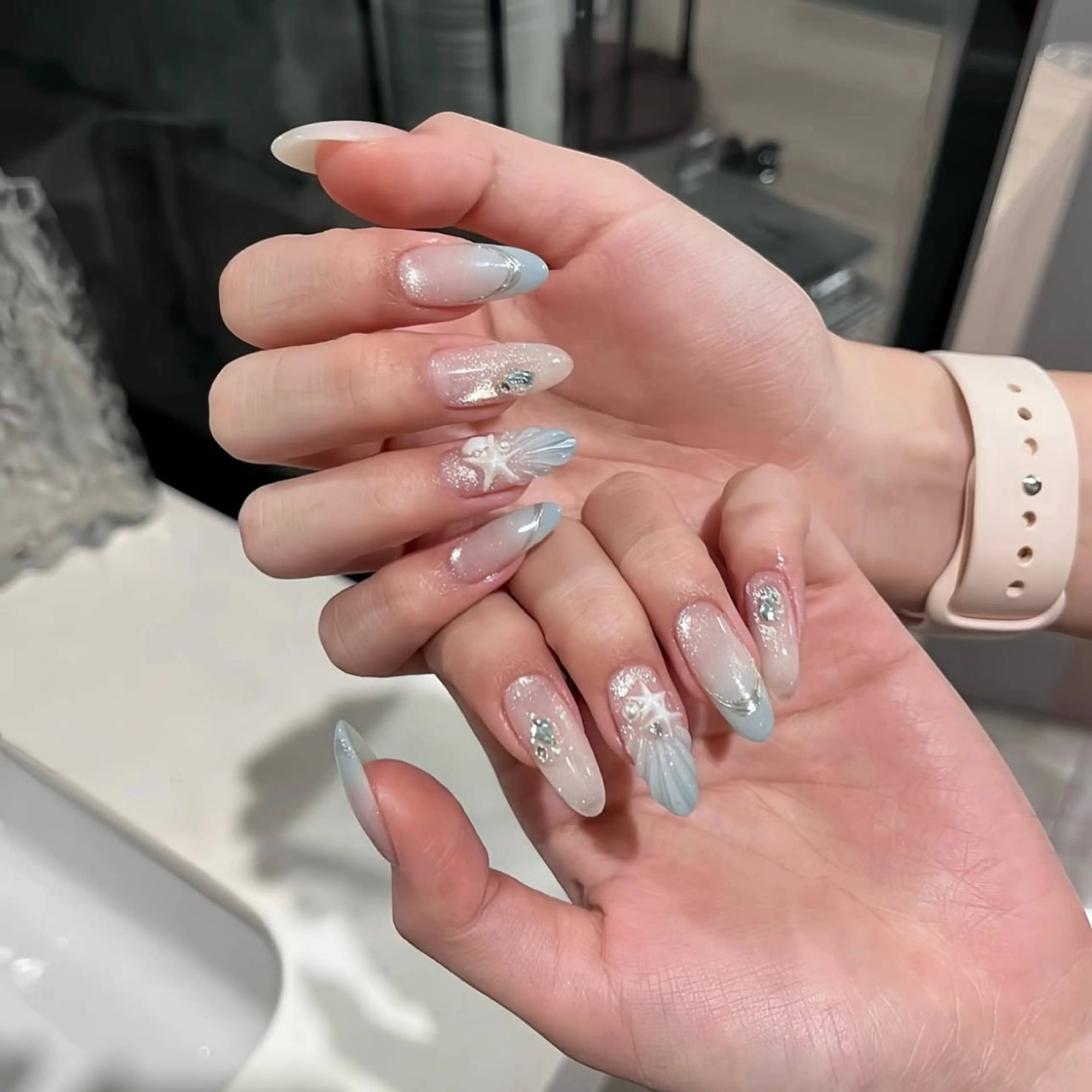 ネイル アートネイル フレンチネイル ジェルネイル グラデーション 韓国ネイル ハンドネイル Akina Nailのネイルデザイン