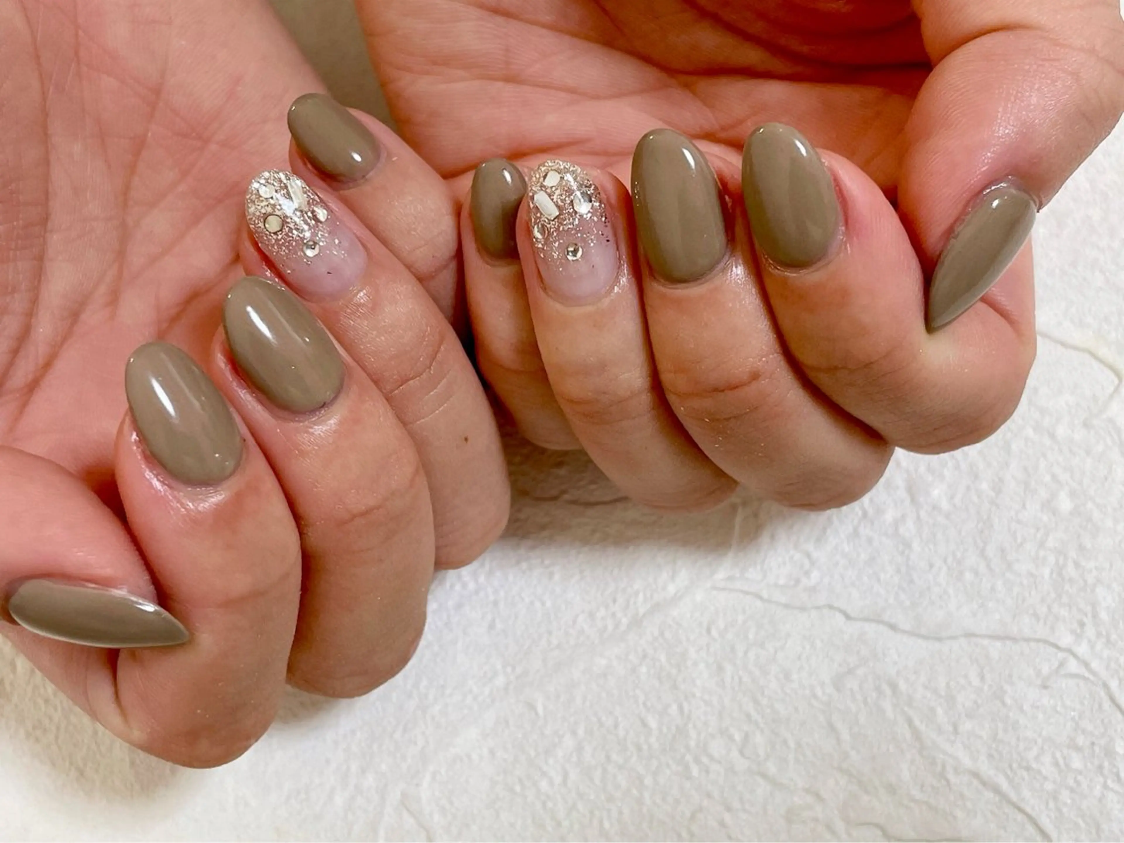 ネイル ジェルネイル ラメ(グリッター) ラメグラデーション マグネットネイル パラジェル kiki nail &brow二子玉川の眉毛・アイブロウイメージ