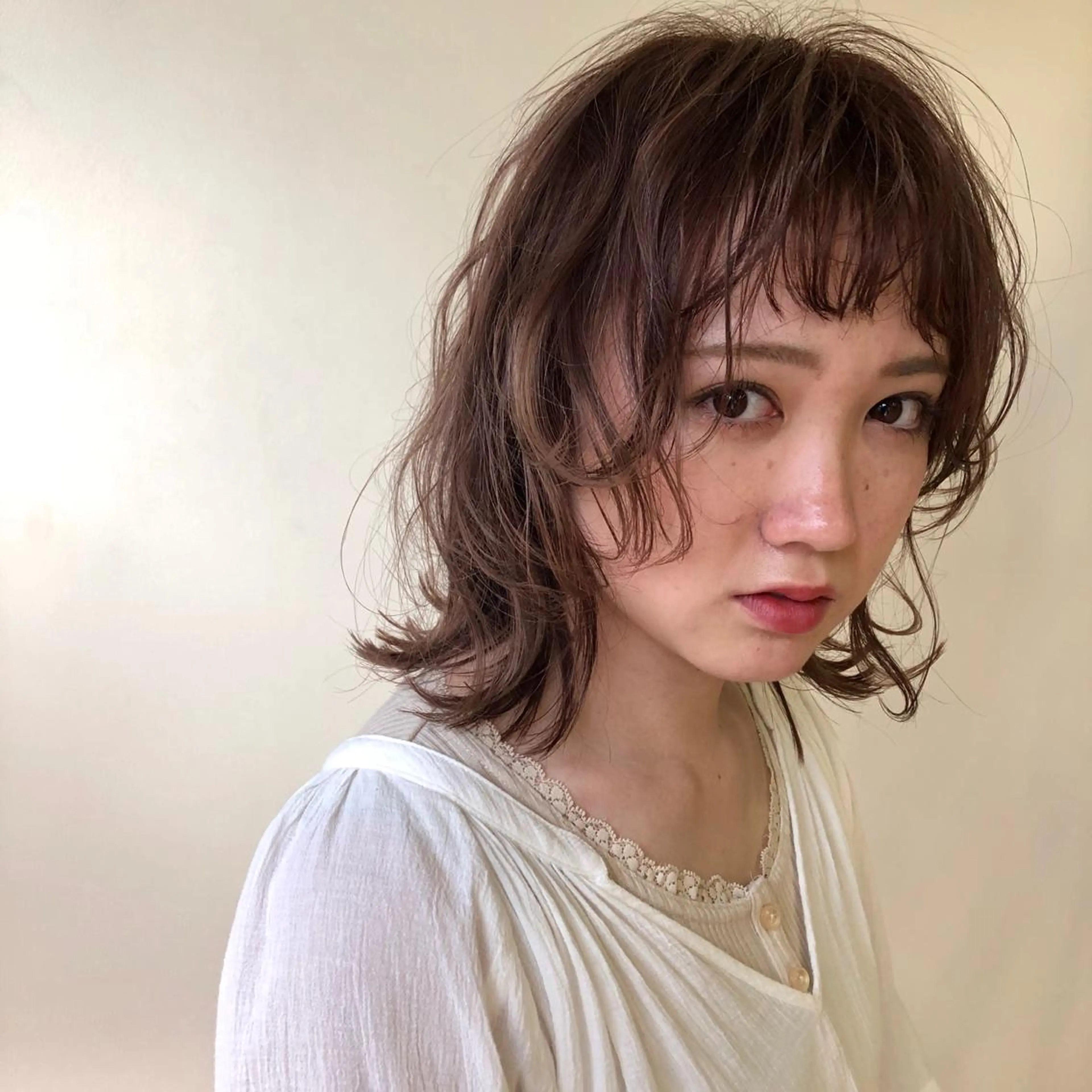 ミディアム ウルフ/レイヤー/ ベージュ/山宮 大樹のヘアスタイル