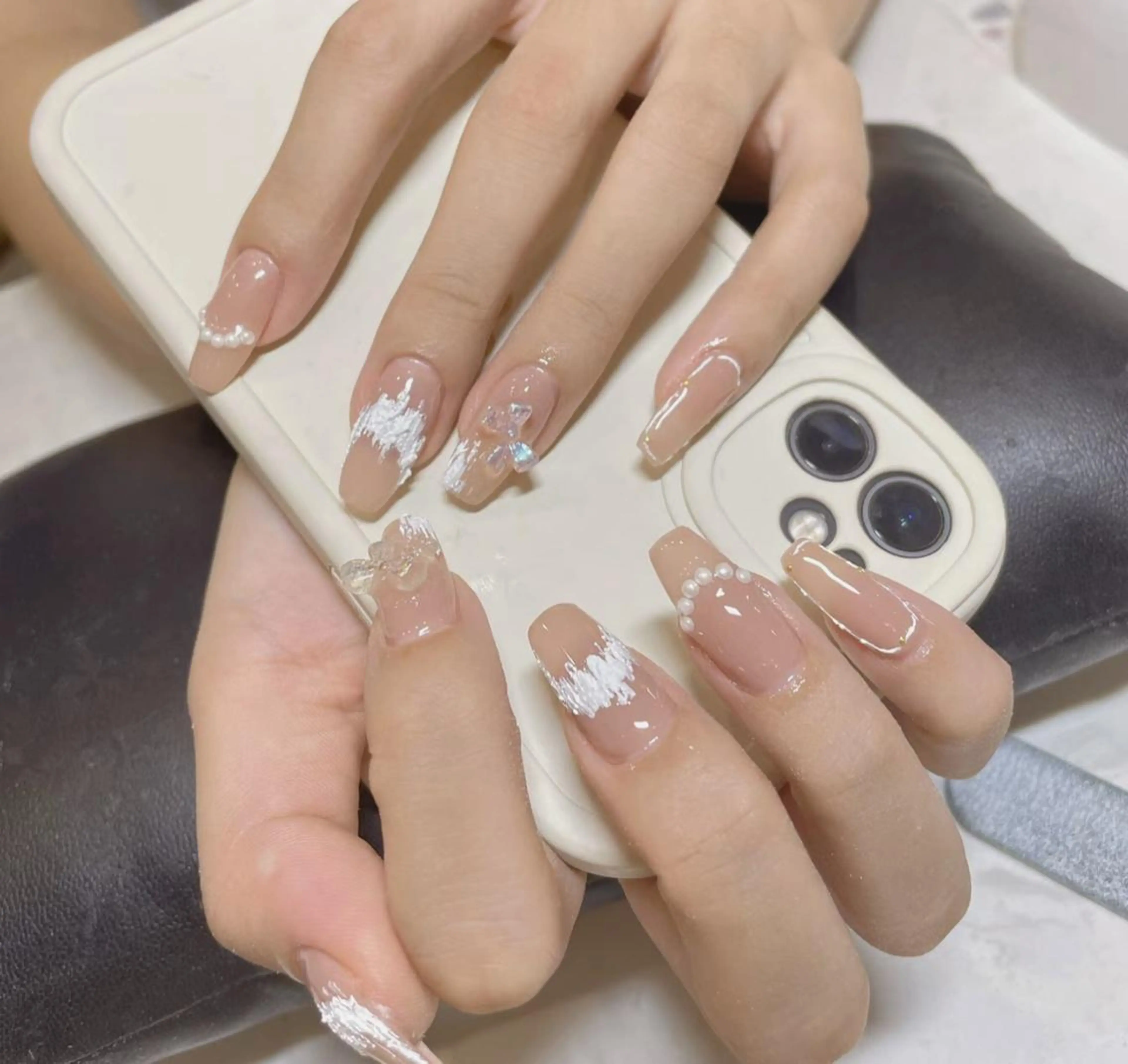ネイル アートネイル 長さ出し ネイルチップ Queens マオのネイルデザイン