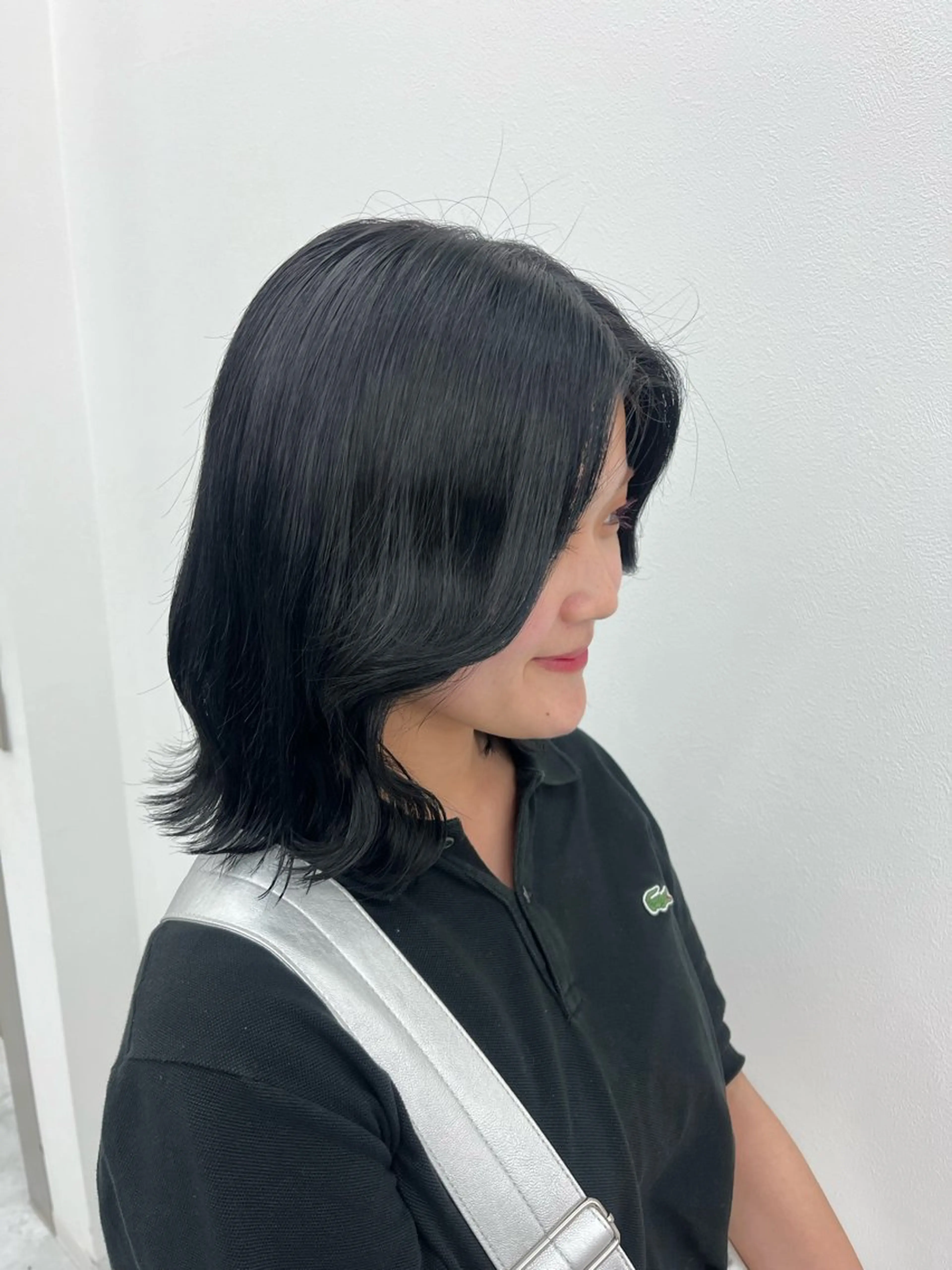 ミディアム カラー 黒髪 ブルーカラー ブルーブラック 透明感カラー ユイ☆レイヤーカット ヘアセット/ブリーチのヘアスタイル