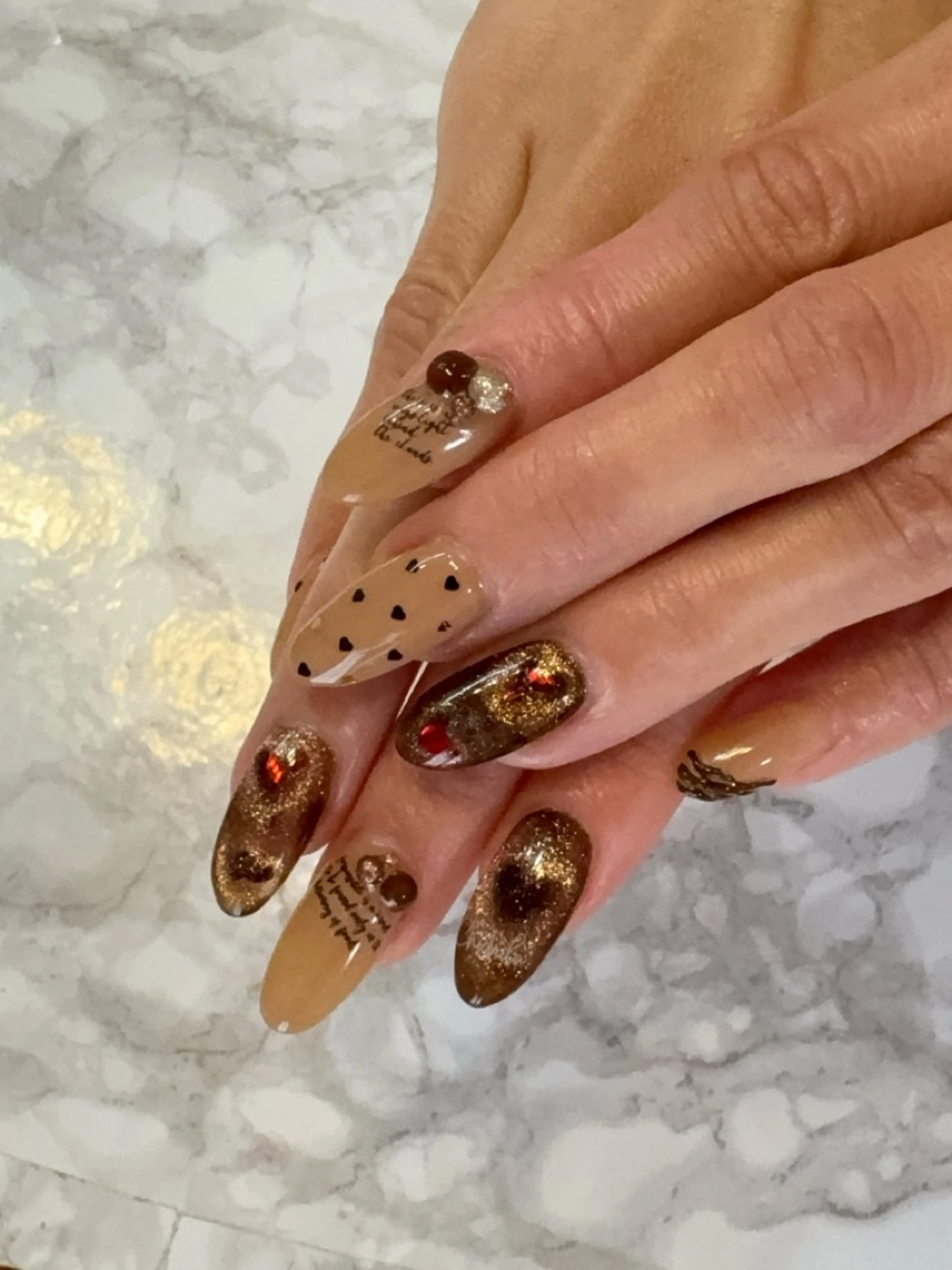 ネイル バレンタイン ハンドネイル nail salon アルストロメリアのネイルデザイン