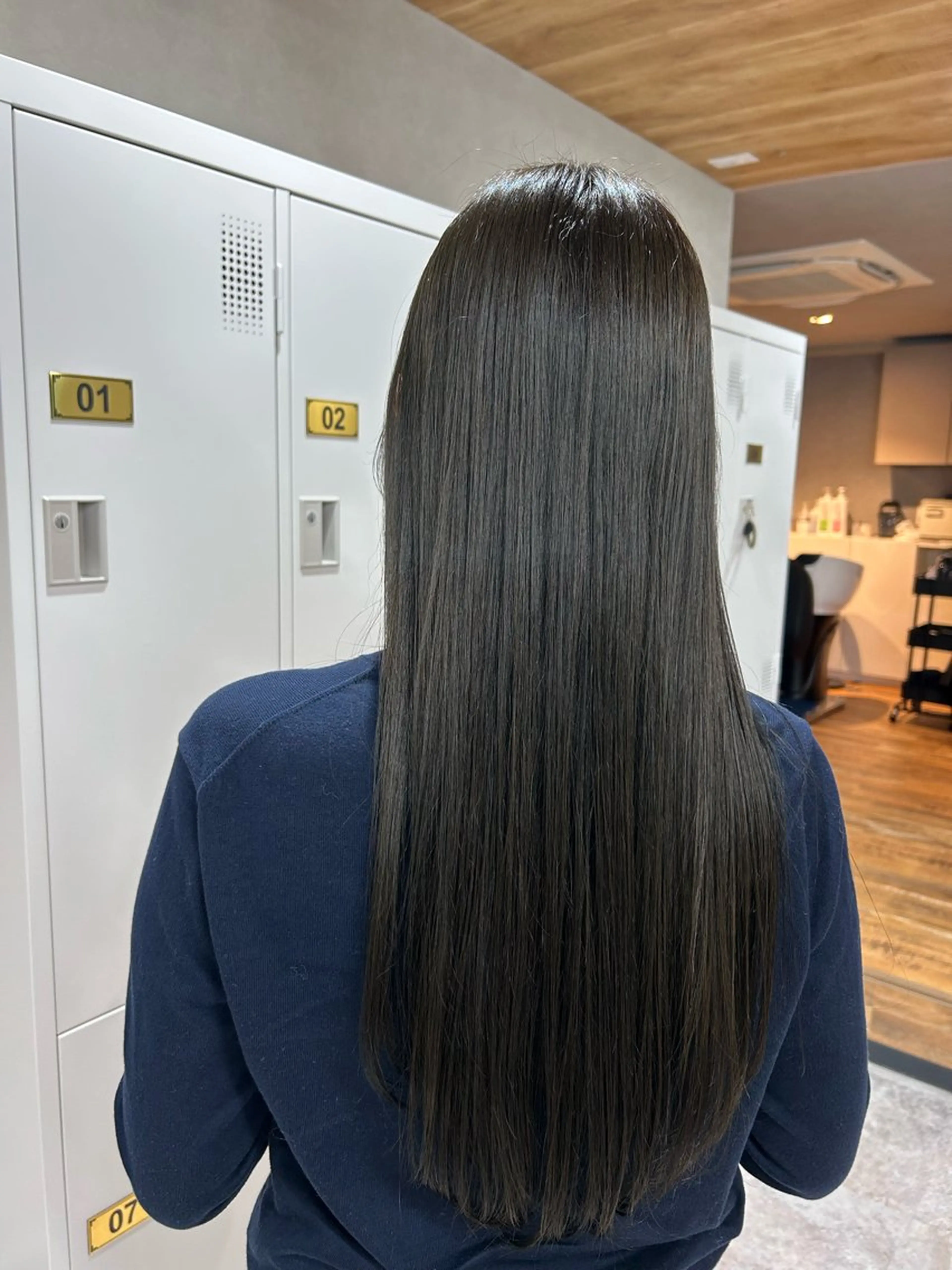 ロング カラー ベージュカラー オリーブベージュ ヘアカラー トリートメント 荻野 晴香のヘアスタイル