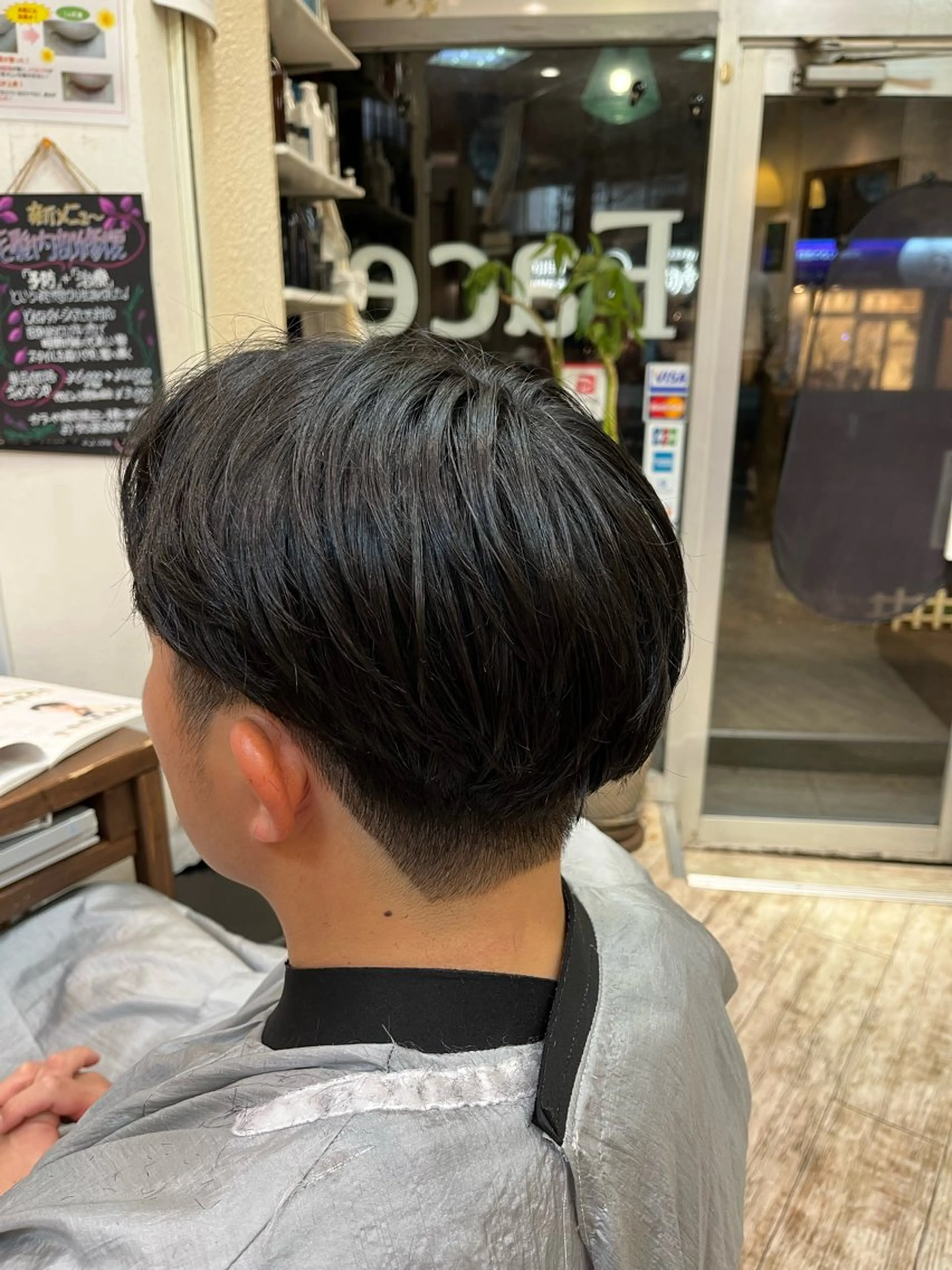 メンズ 刈り上げ 関 健二郎のヘアスタイル